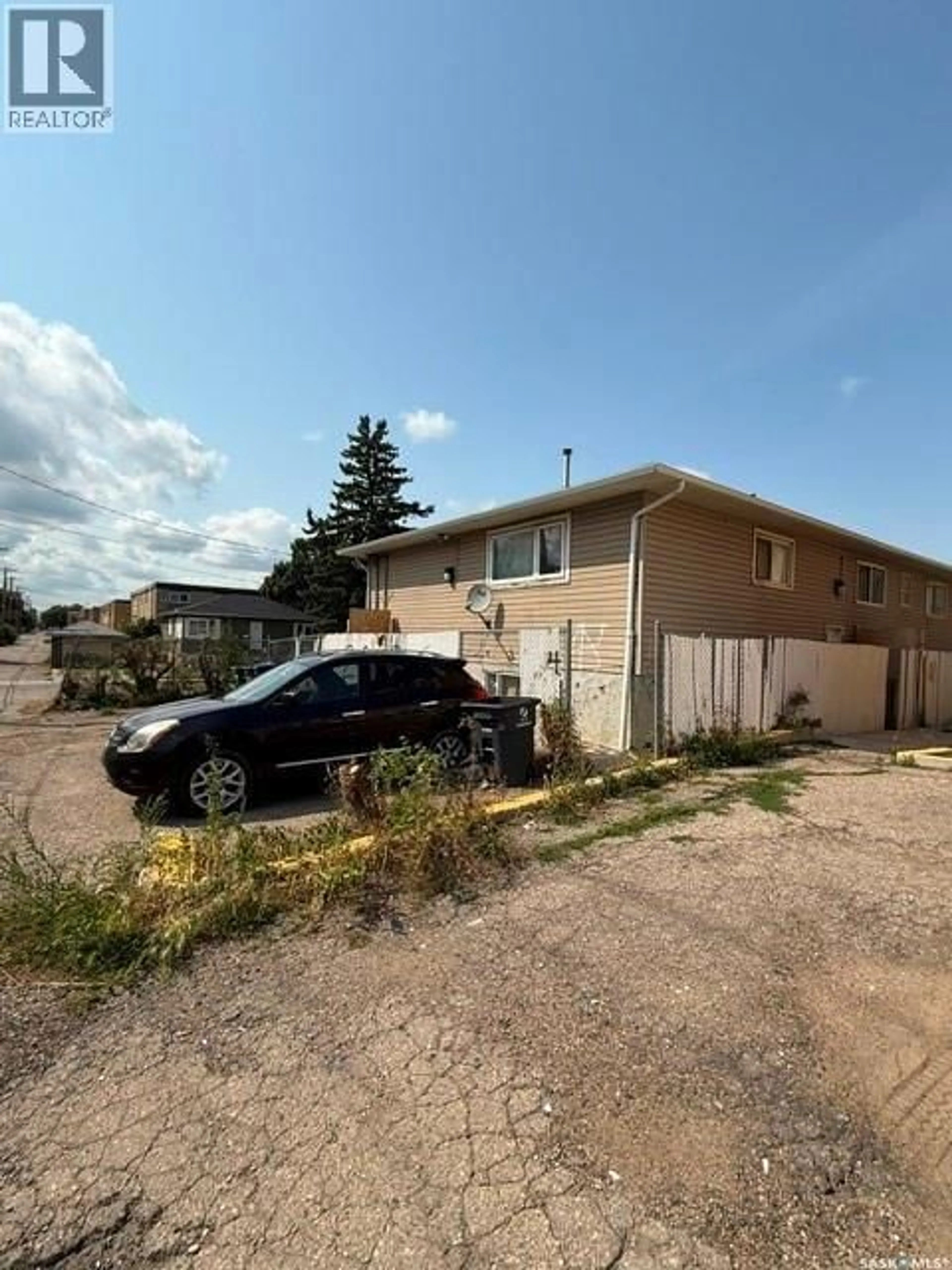 A pic from outside/outdoor area/front of a property/back of a property/a pic from drone, street for 1627 22ND STREET, Saskatoon Saskatchewan S7R0J9