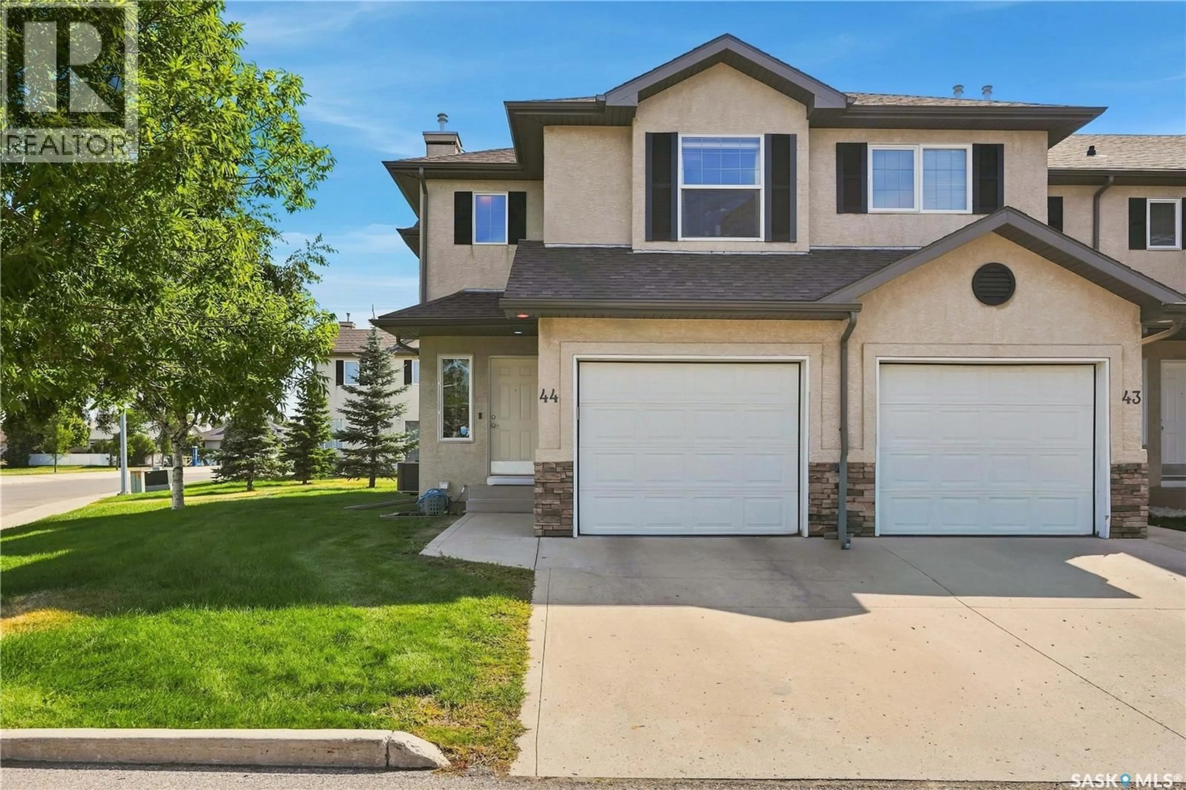 Home with vinyl exterior material, street for 3101 - 44 TREGARVA DRIVE, Regina Saskatchewan S4V0K7