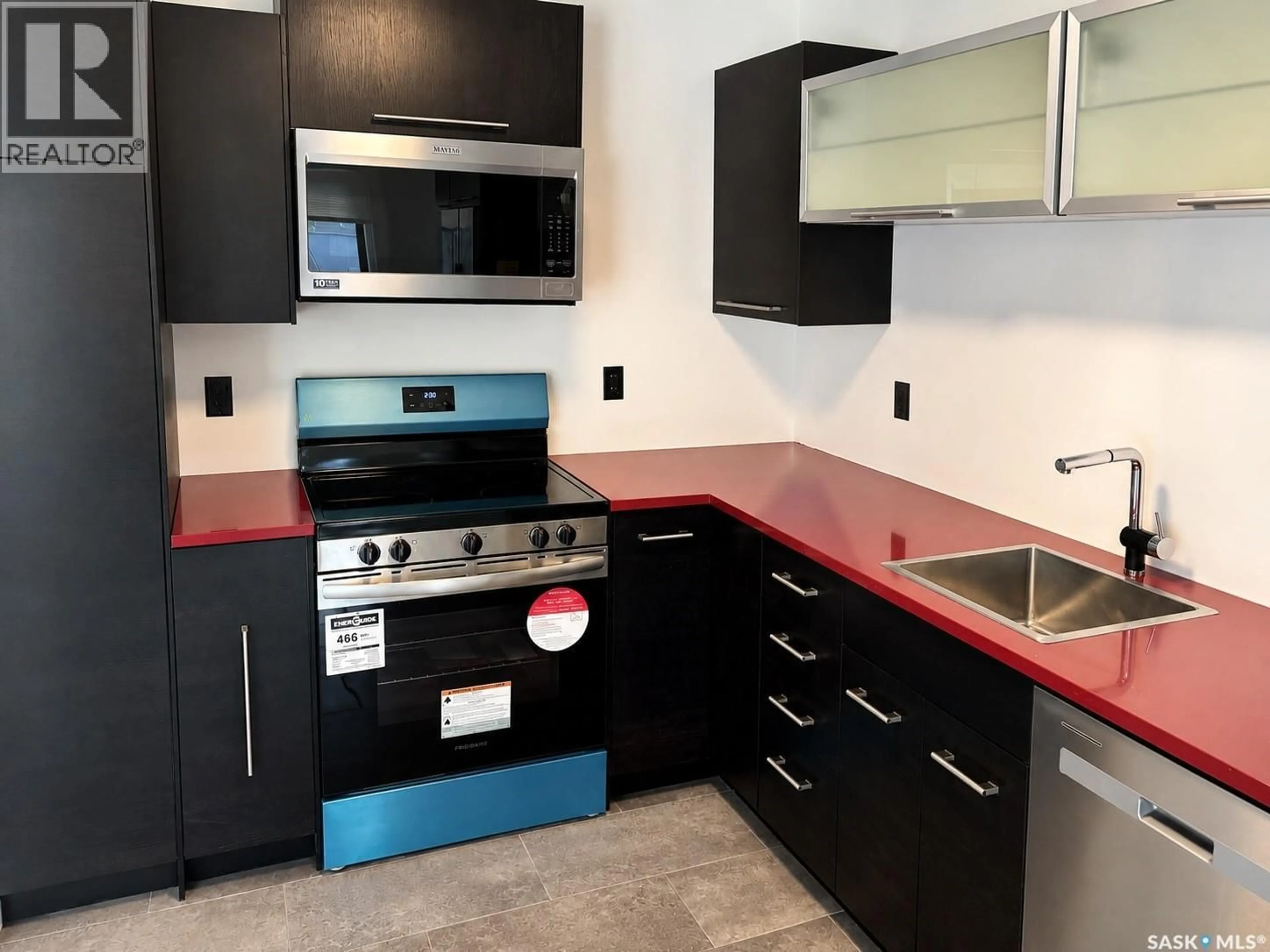 Standard kitchen, ceramic/tile floor for 905A ARGYLE AVENUE, Saskatoon Saskatchewan S7H2V9