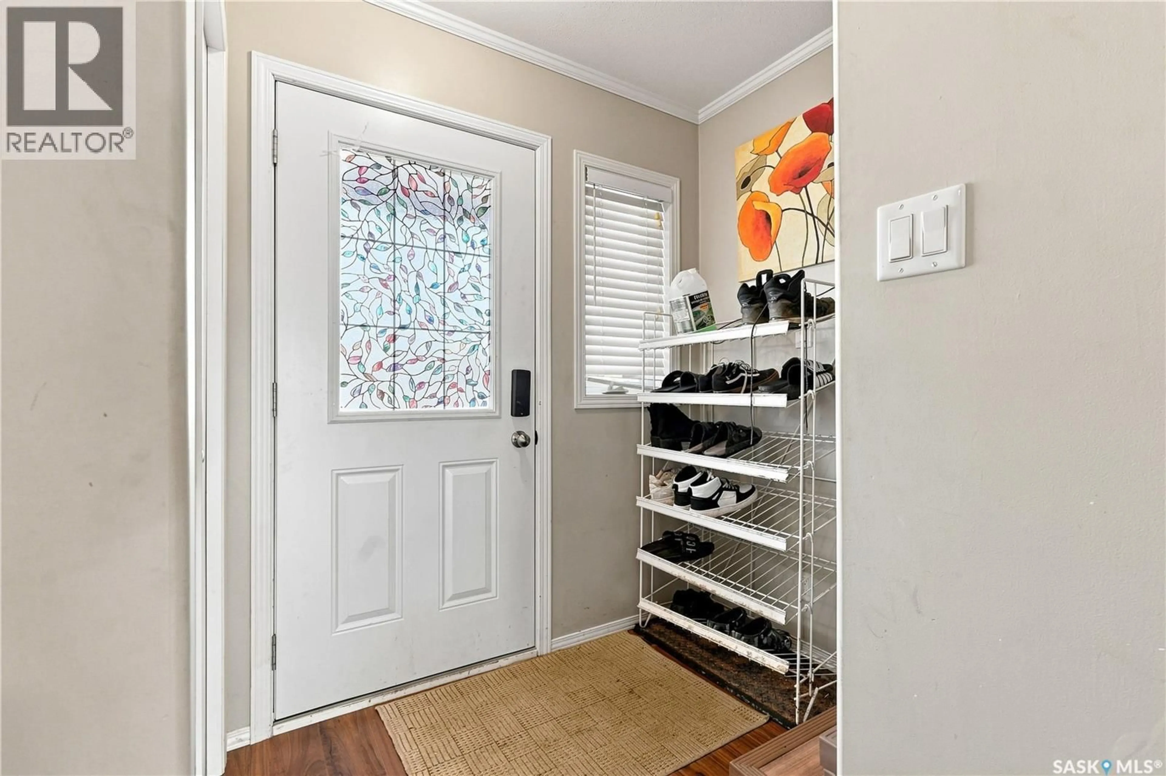 Indoor entryway for 202 110 SHILLINGTON CRESCENT, Saskatoon Saskatchewan S7M3Z8