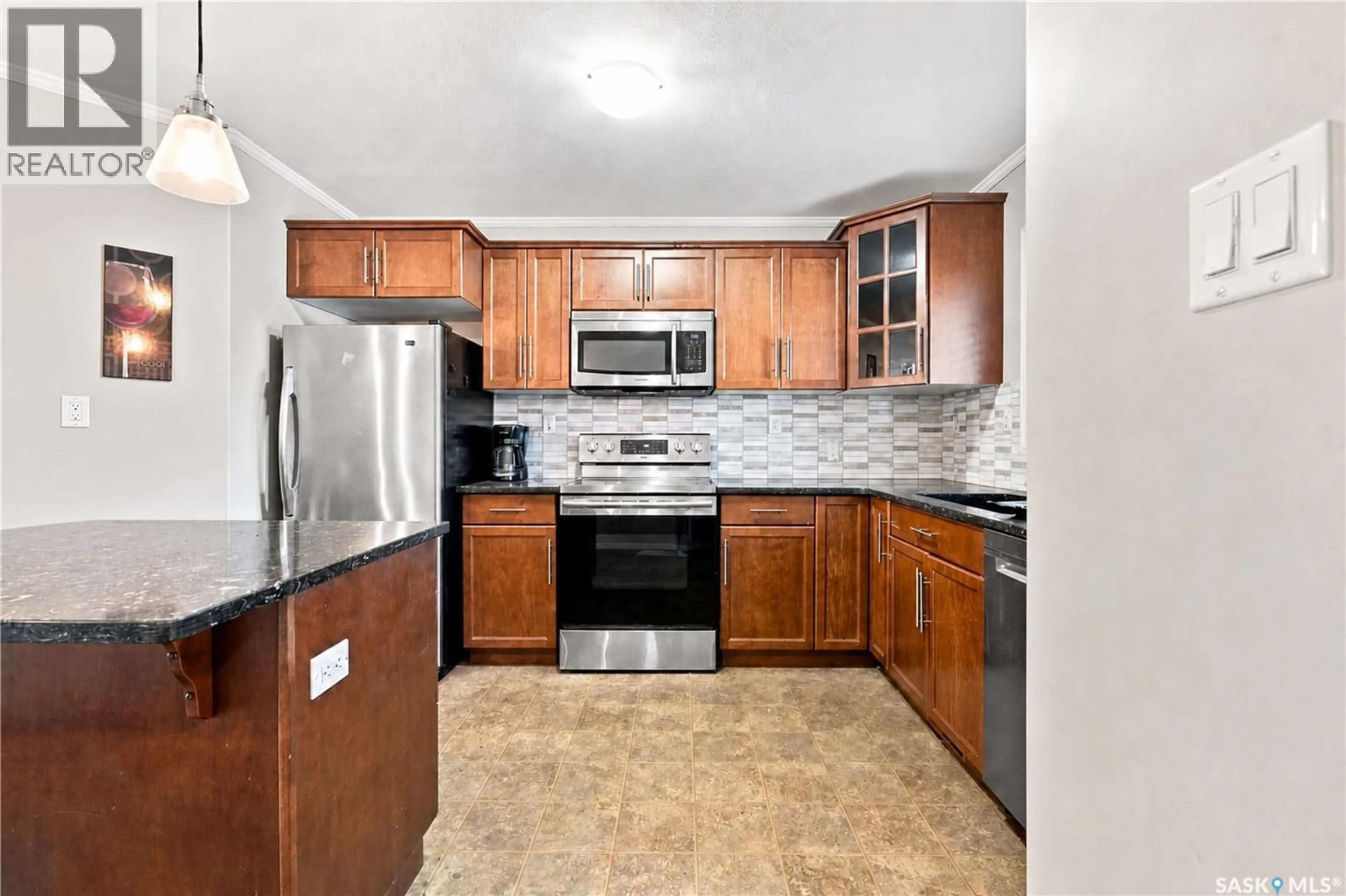 Standard kitchen, ceramic/tile floor for 202 110 SHILLINGTON CRESCENT, Saskatoon Saskatchewan S7M3Z8