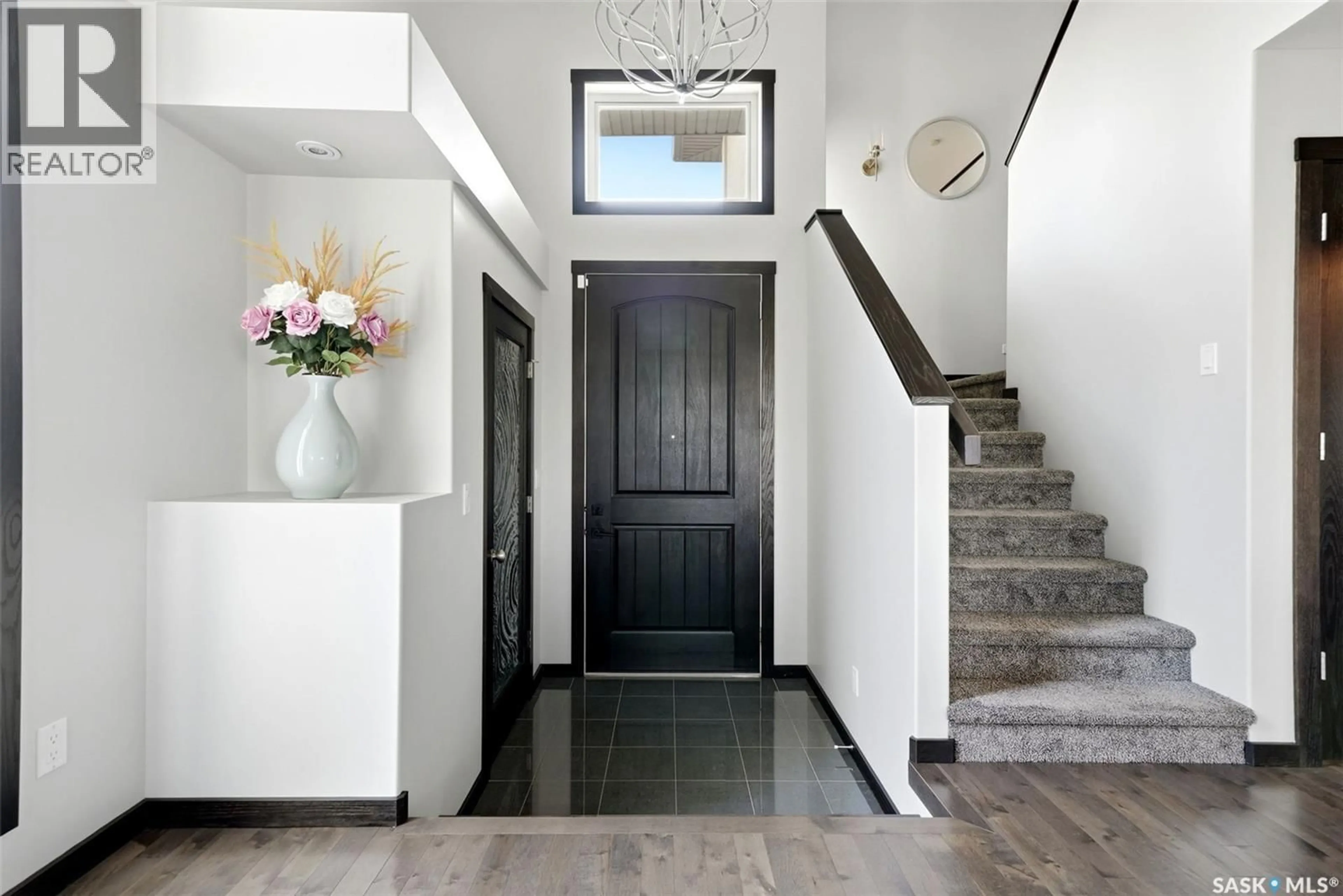 Indoor entryway for E - 4132 GREEN WILLOW TERRACE, Regina Saskatchewan S4V1M3