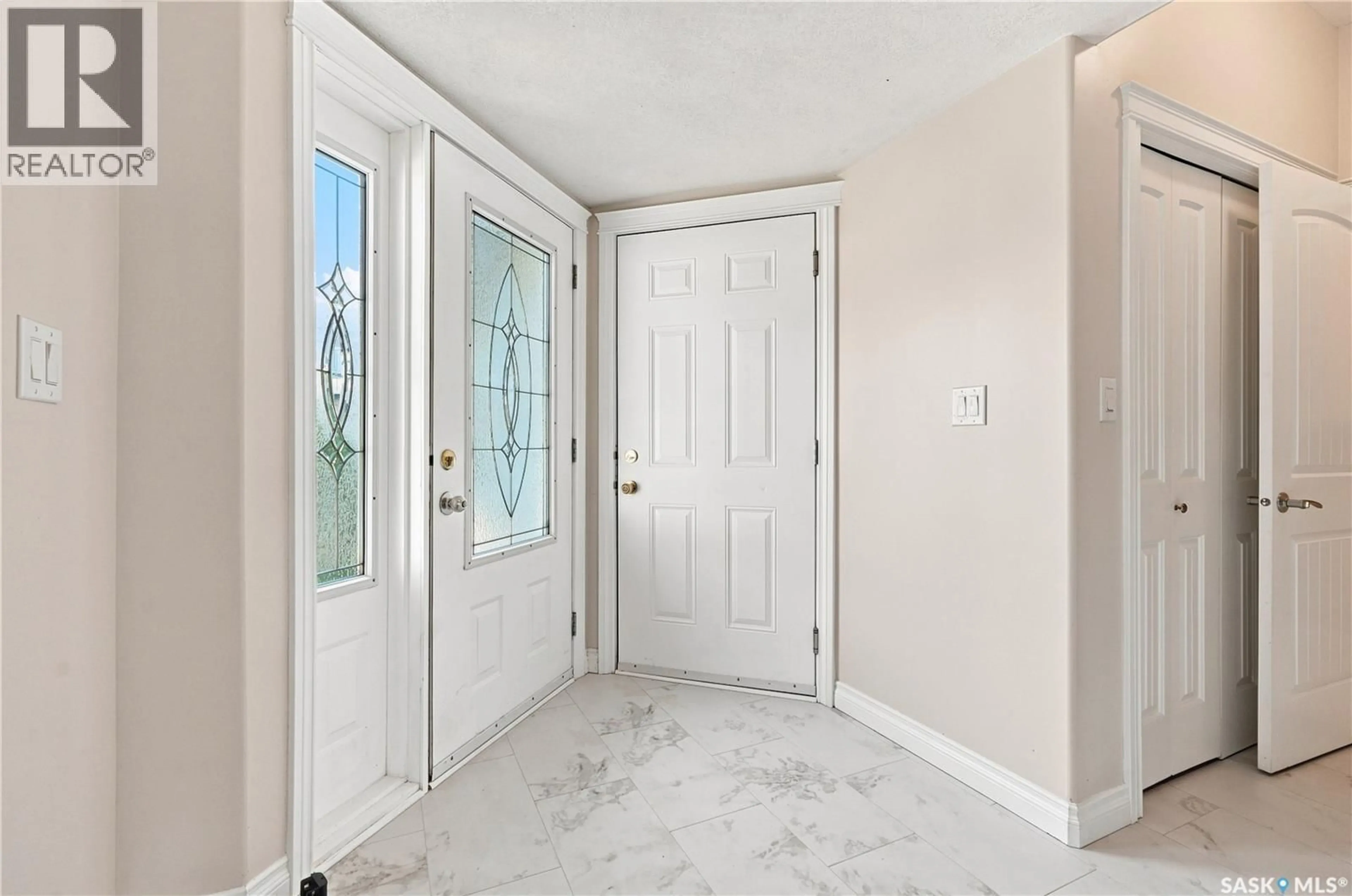 Indoor entryway for 107 119 HAMPTON CIRCLE, Saskatoon Saskatchewan S7R0A8