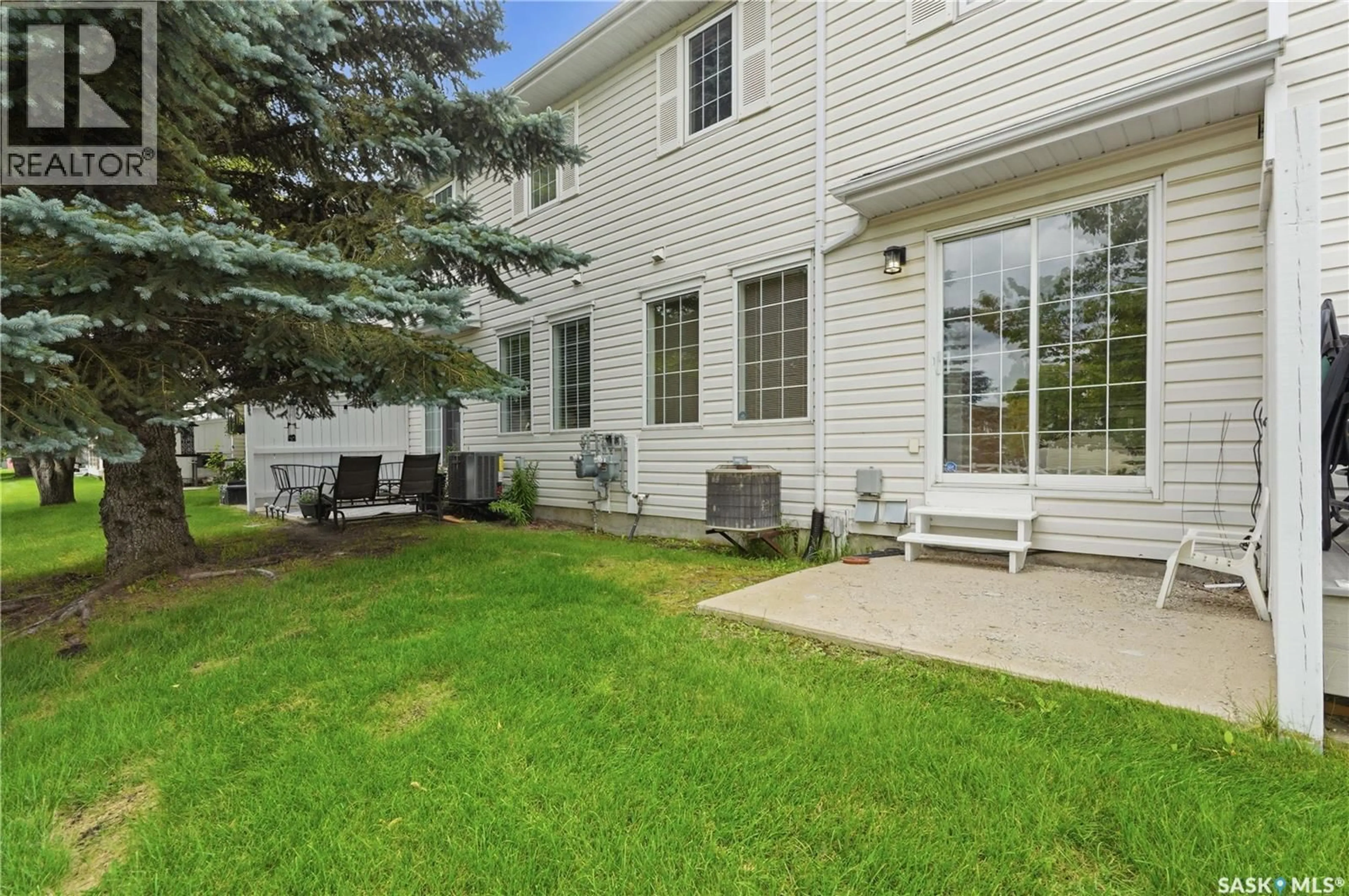 Patio, street for 2 110 KEEVIL CRESCENT, Saskatoon Saskatchewan S7N4N8