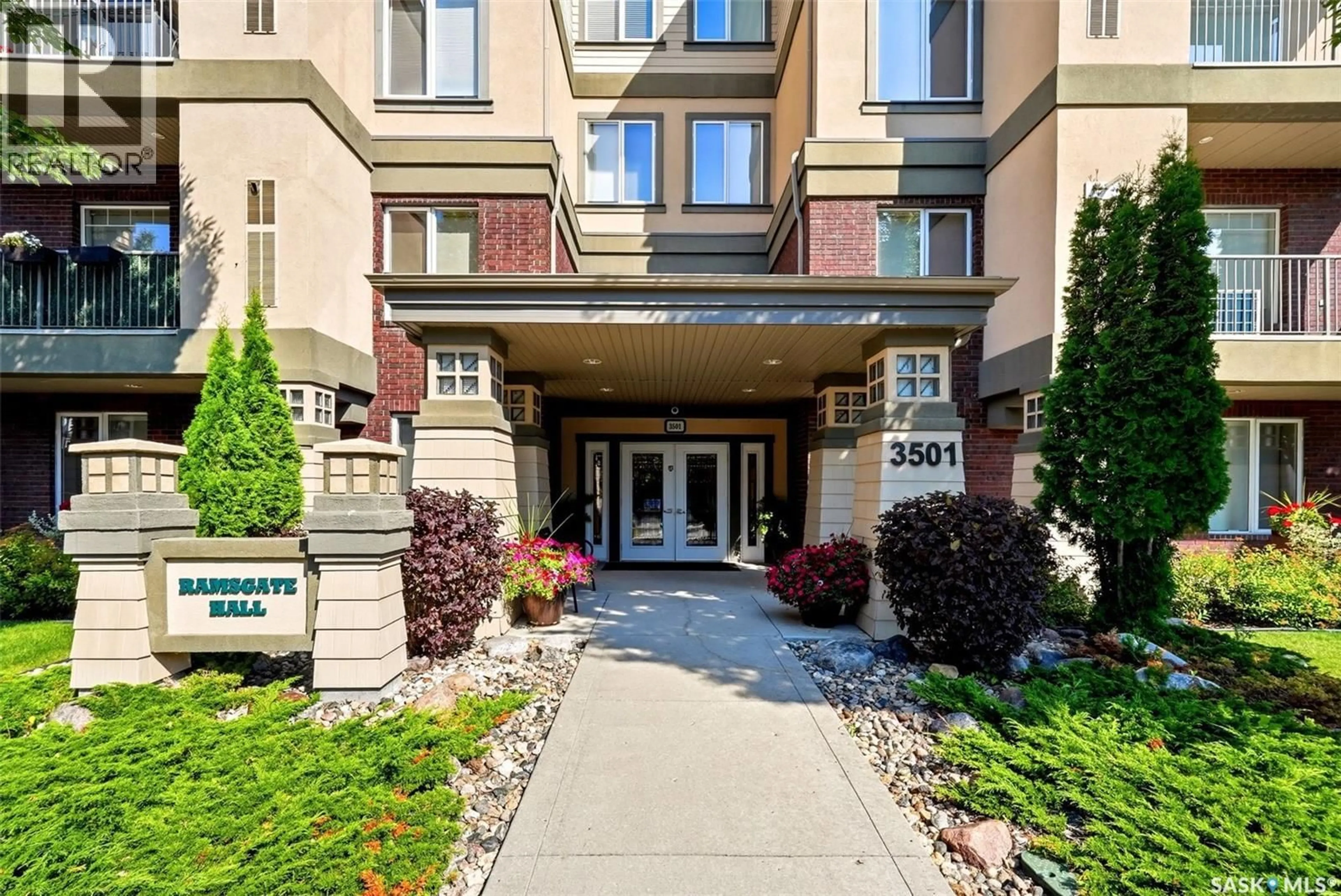 Indoor foyer for 312 - 3501 EVANS COURT, Regina Saskatchewan S4S0A9