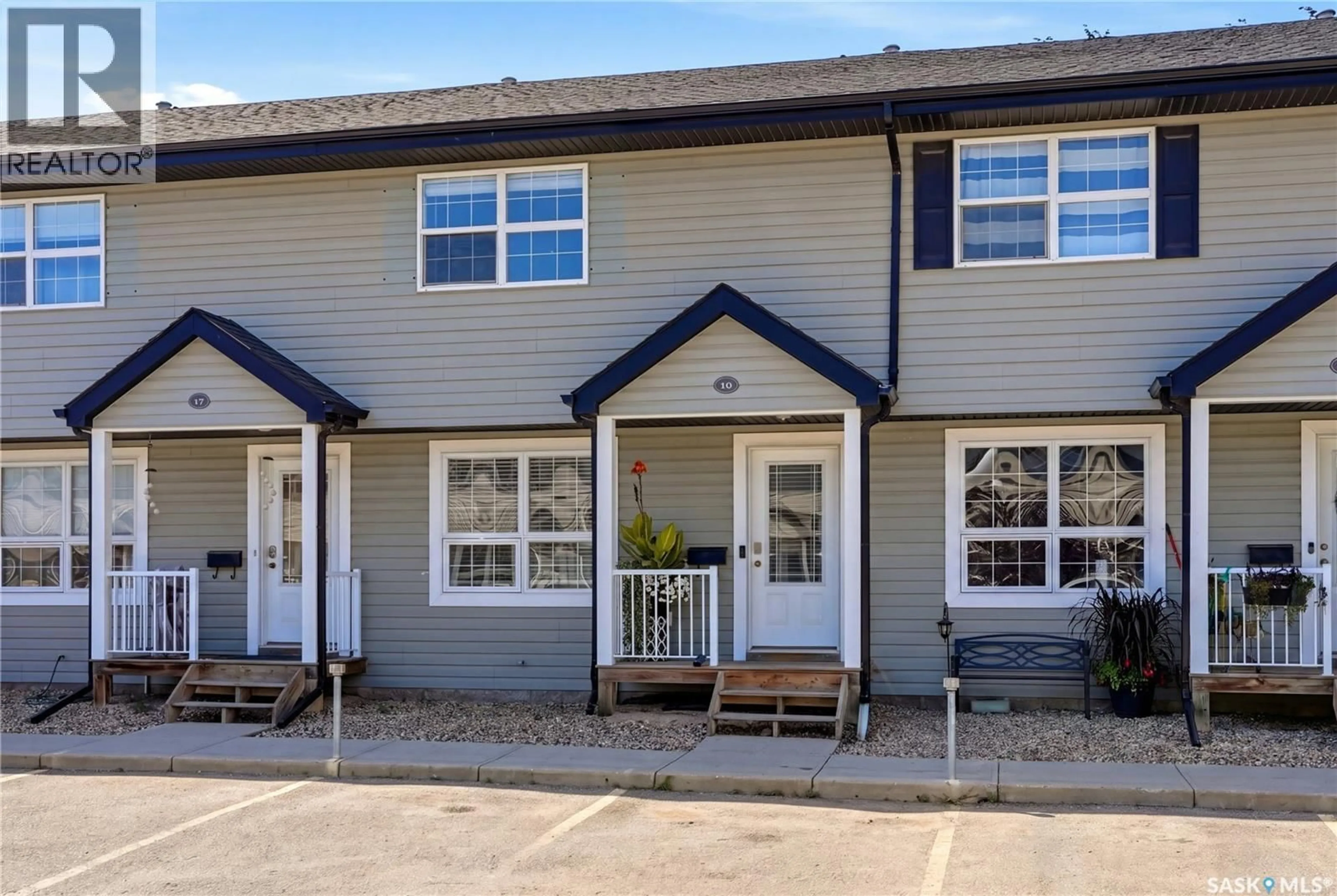 Home with vinyl exterior material, street for 18 4500 CHILD AVENUE, Regina Saskatchewan S4X0A8
