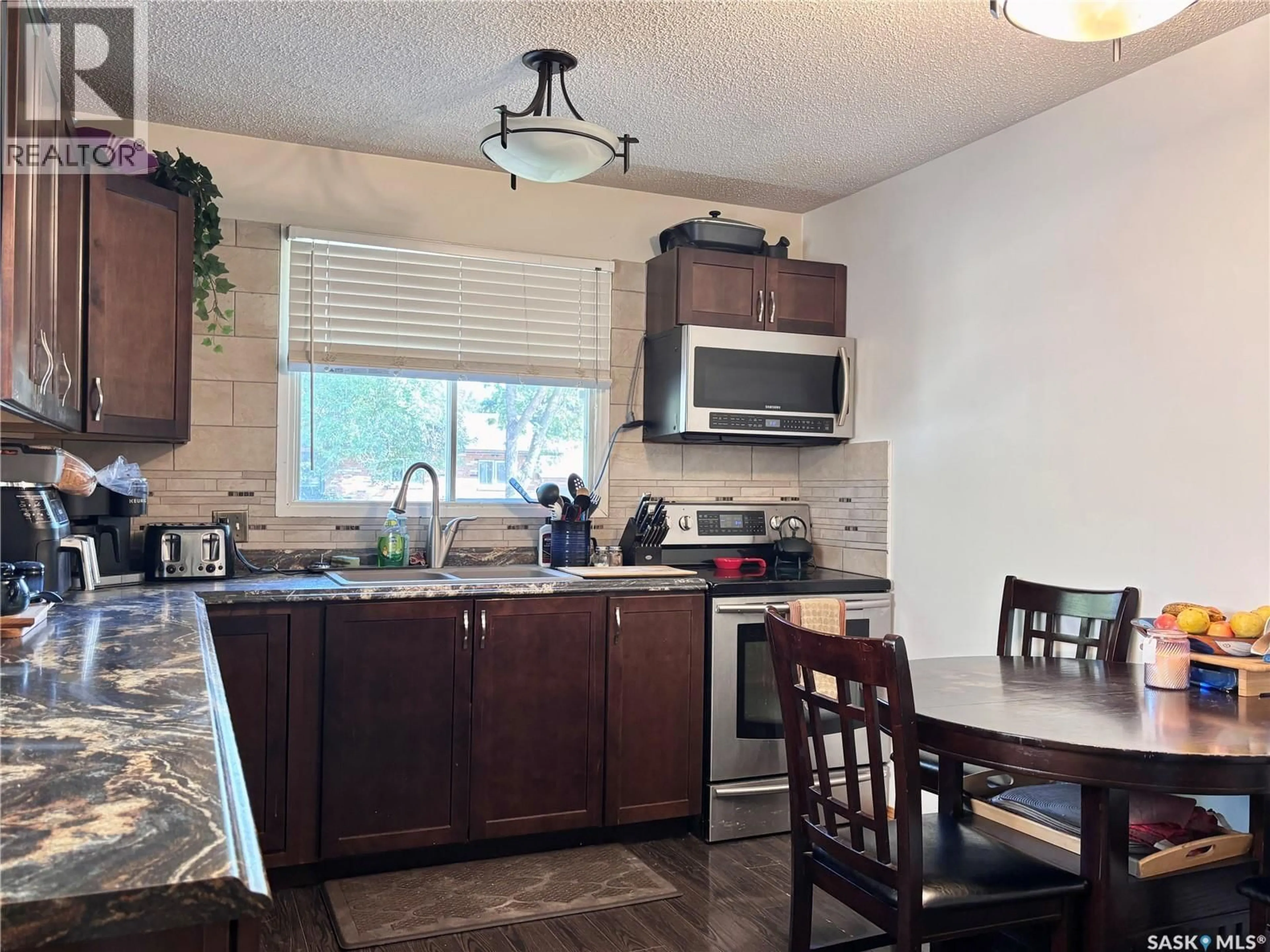 Standard kitchen, unknown for 1524 BRADWELL AVENUE, Saskatoon Saskatchewan S7N2R7
