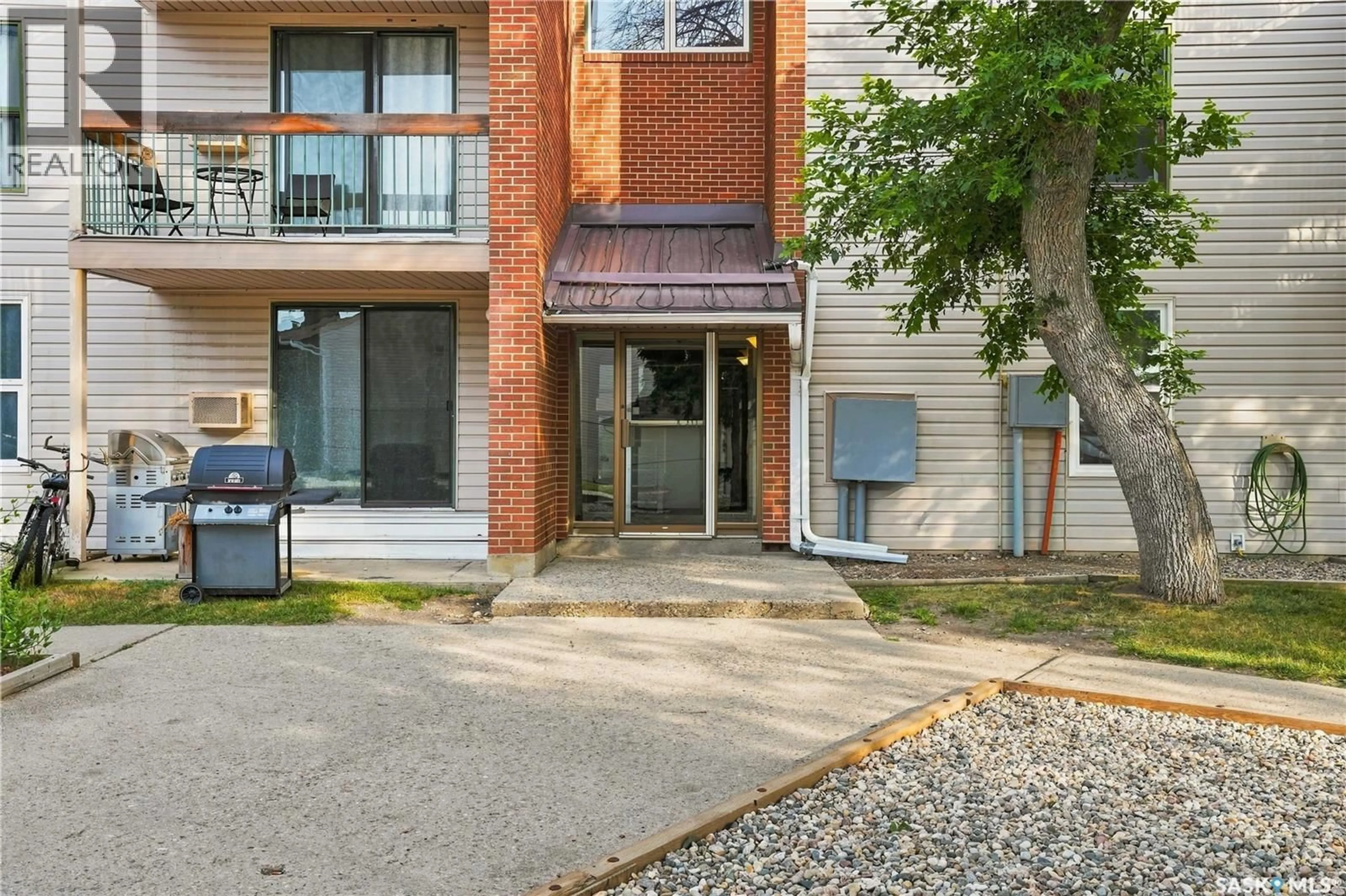 Patio, street for 34 - 301 NOLLET AVENUE, Regina Saskatchewan S4T7P9