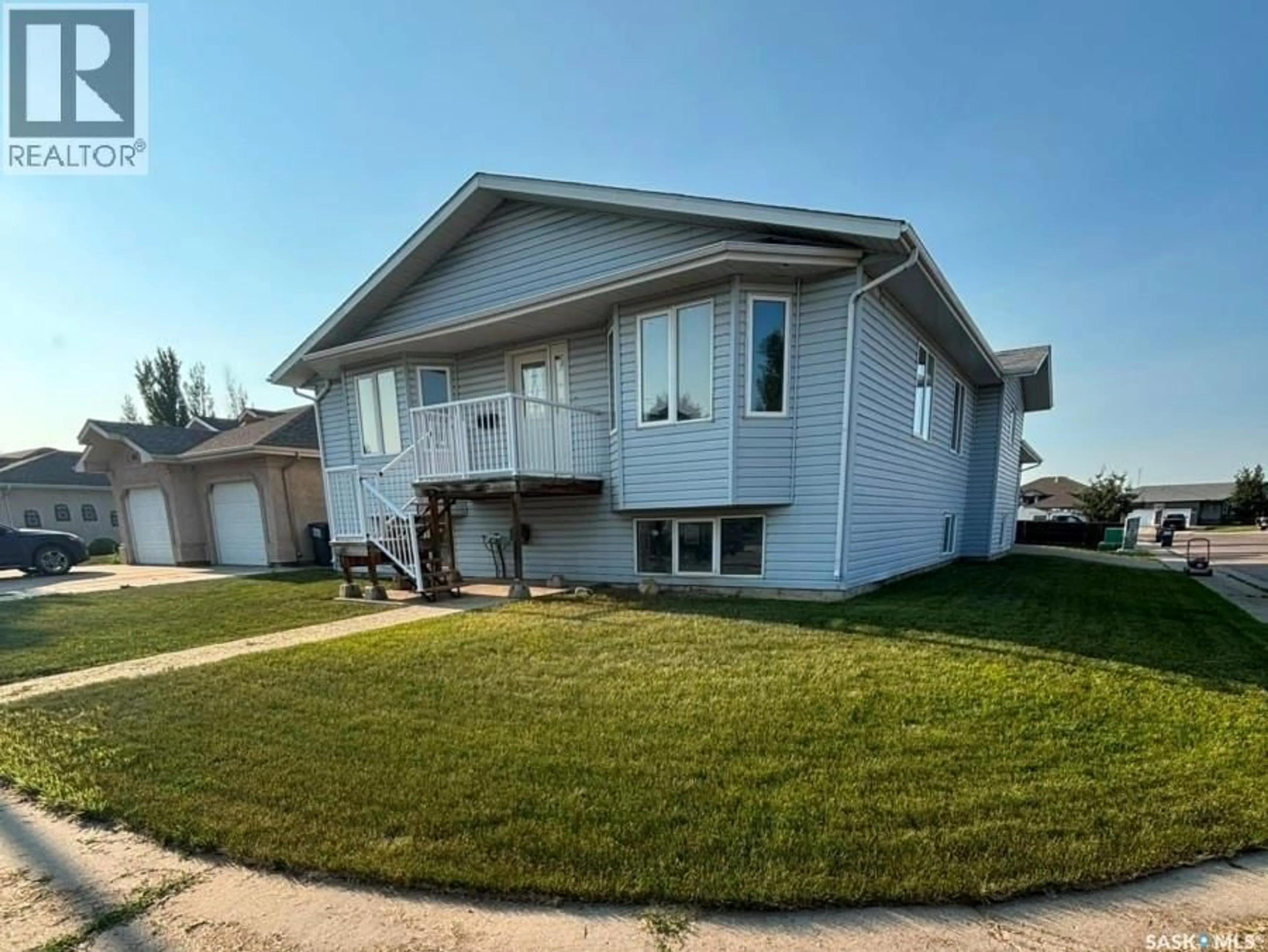 Home with vinyl exterior material, street for 851 CARR TERRACE, Saskatoon Saskatchewan S7S1L9