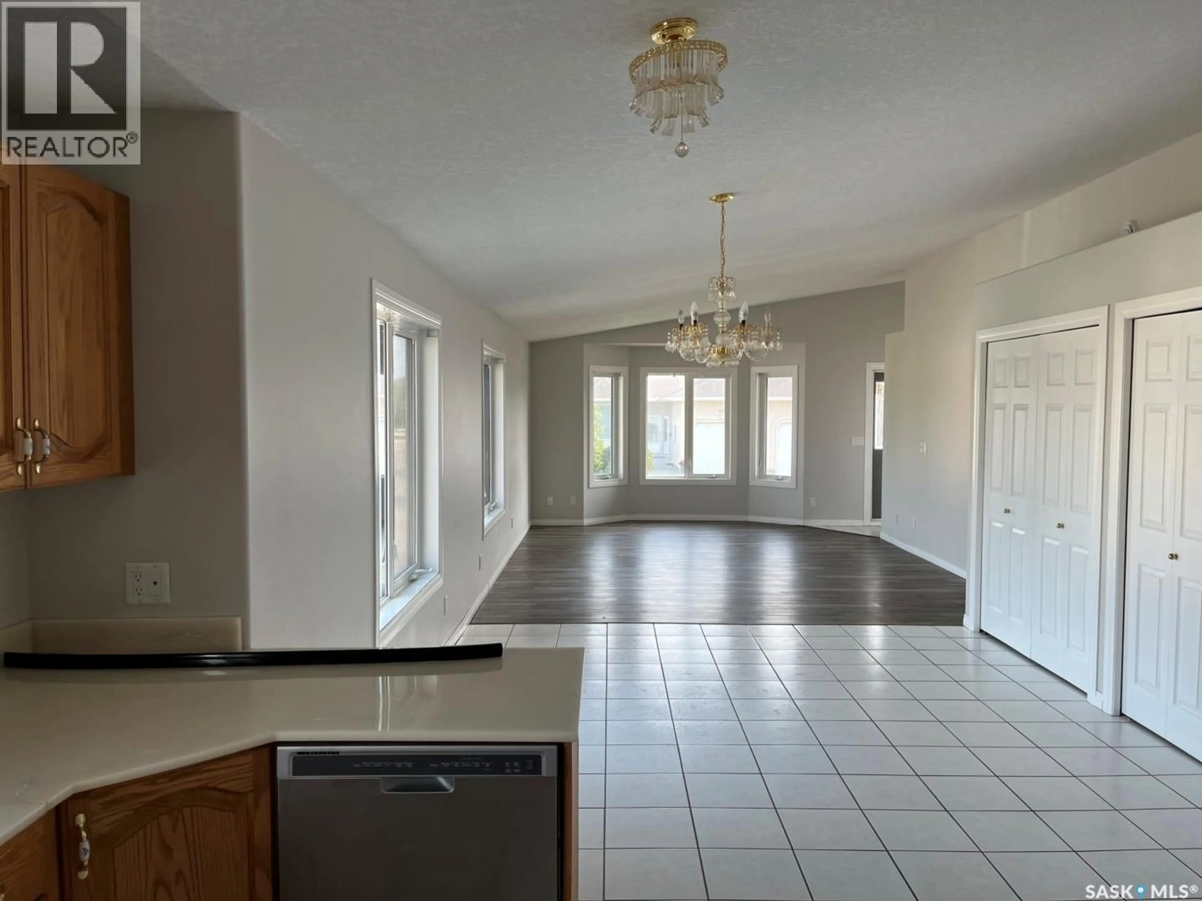 Unknown for 851 CARR TERRACE, Saskatoon Saskatchewan S7S1L9