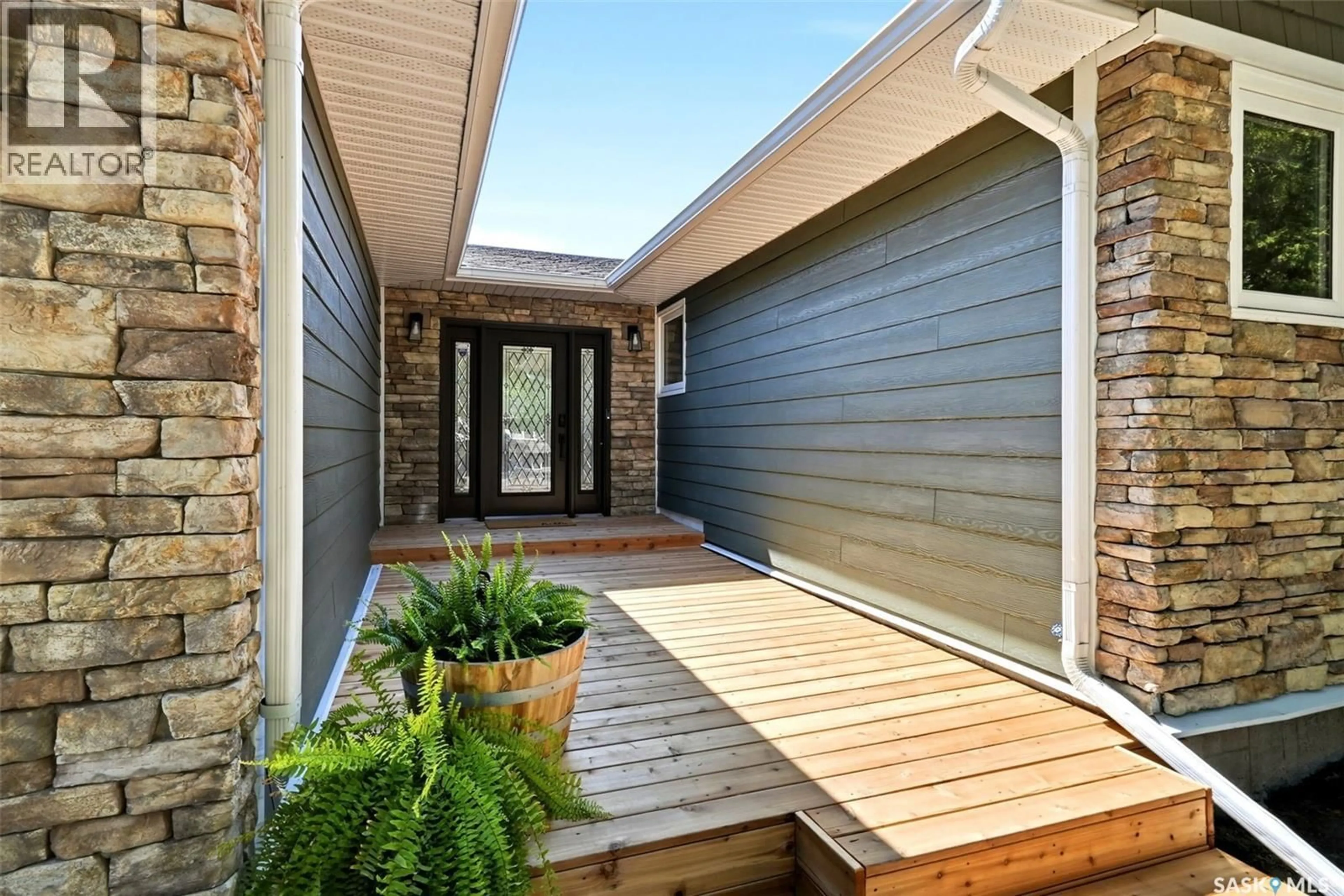 Unknown for 19 EMPRESS DRIVE, Regina Saskatchewan S4T6M7