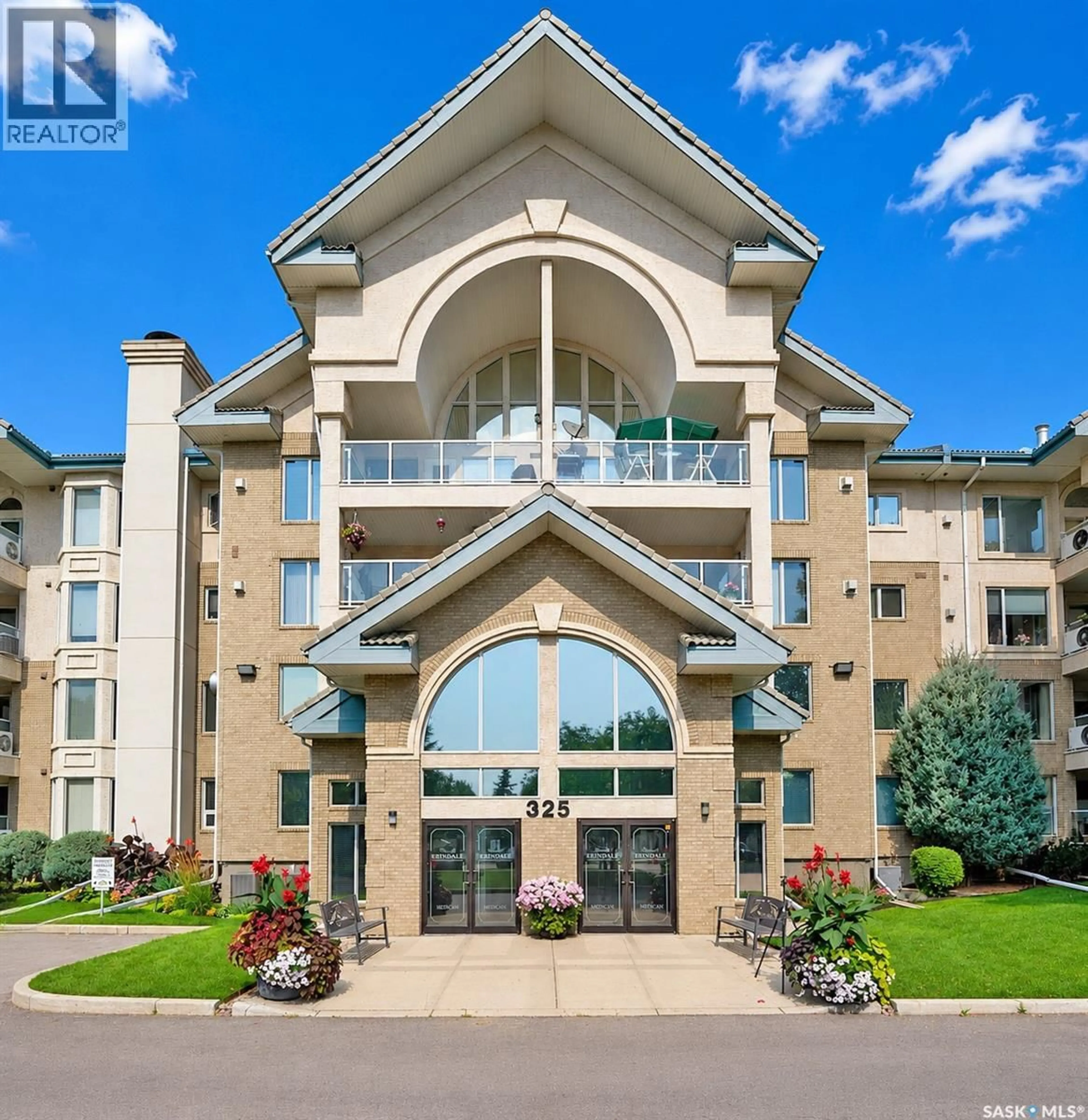 Indoor foyer for 325 - 232 KEEVIL CRESCENT, Saskatoon Saskatchewan S7N4R8
