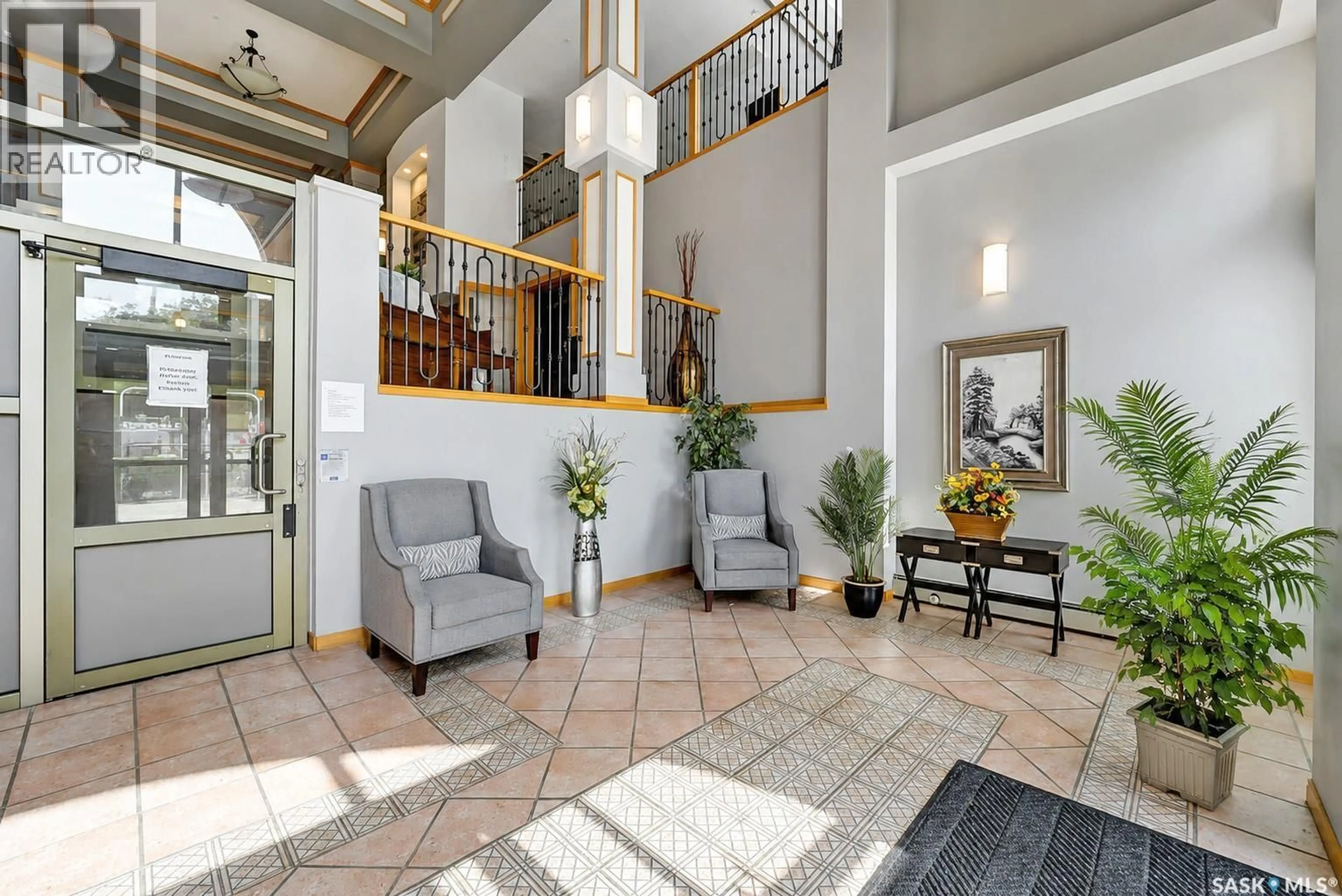 Indoor entryway for 325 - 232 KEEVIL CRESCENT, Saskatoon Saskatchewan S7N4R8