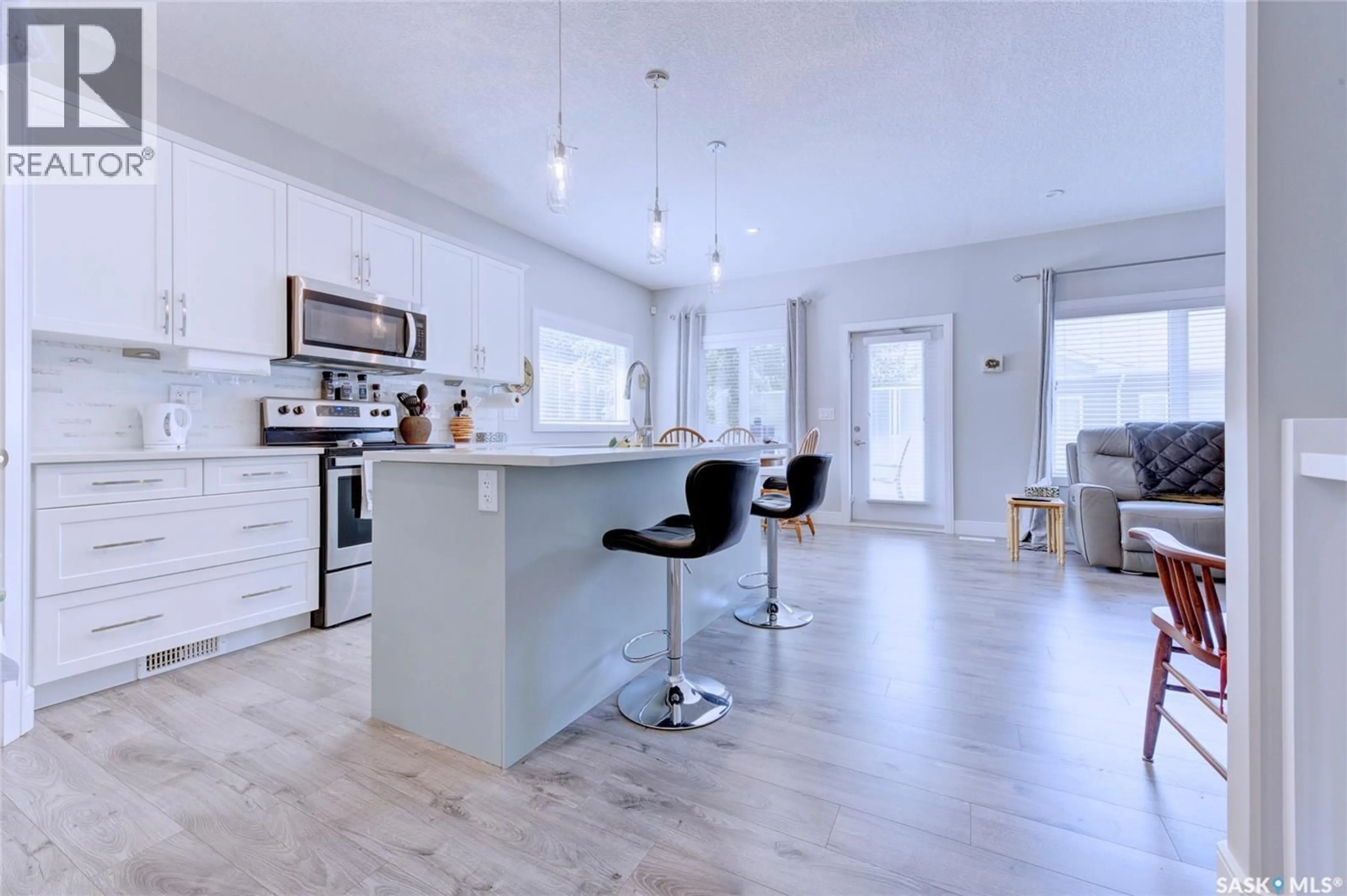 Open concept kitchen, unknown for 3206 11TH STREET, Saskatoon Saskatchewan S7M5Z1