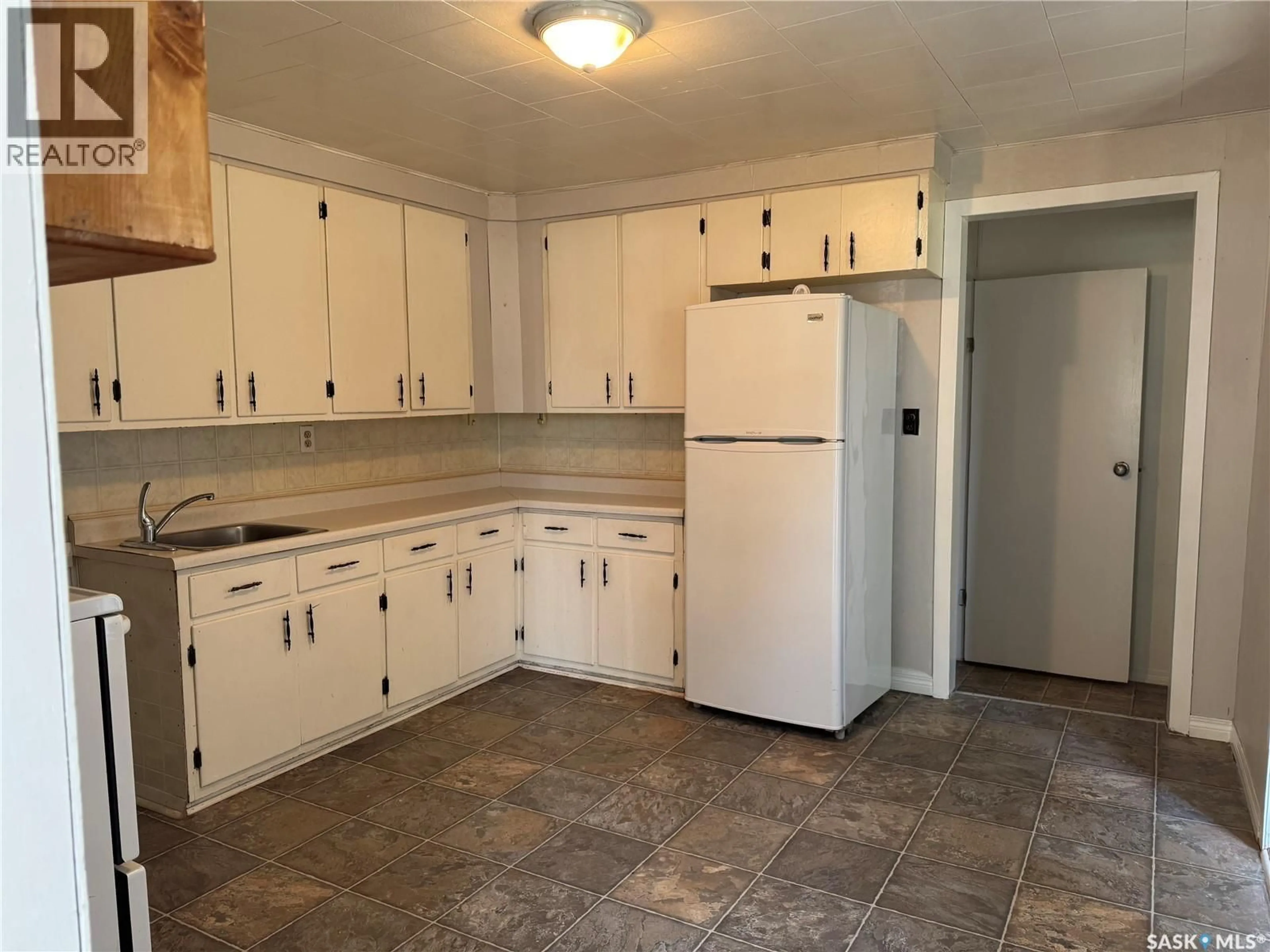 Standard kitchen, unknown for 109 MAPLE STREET, Wolseley Saskatchewan S0G5H0