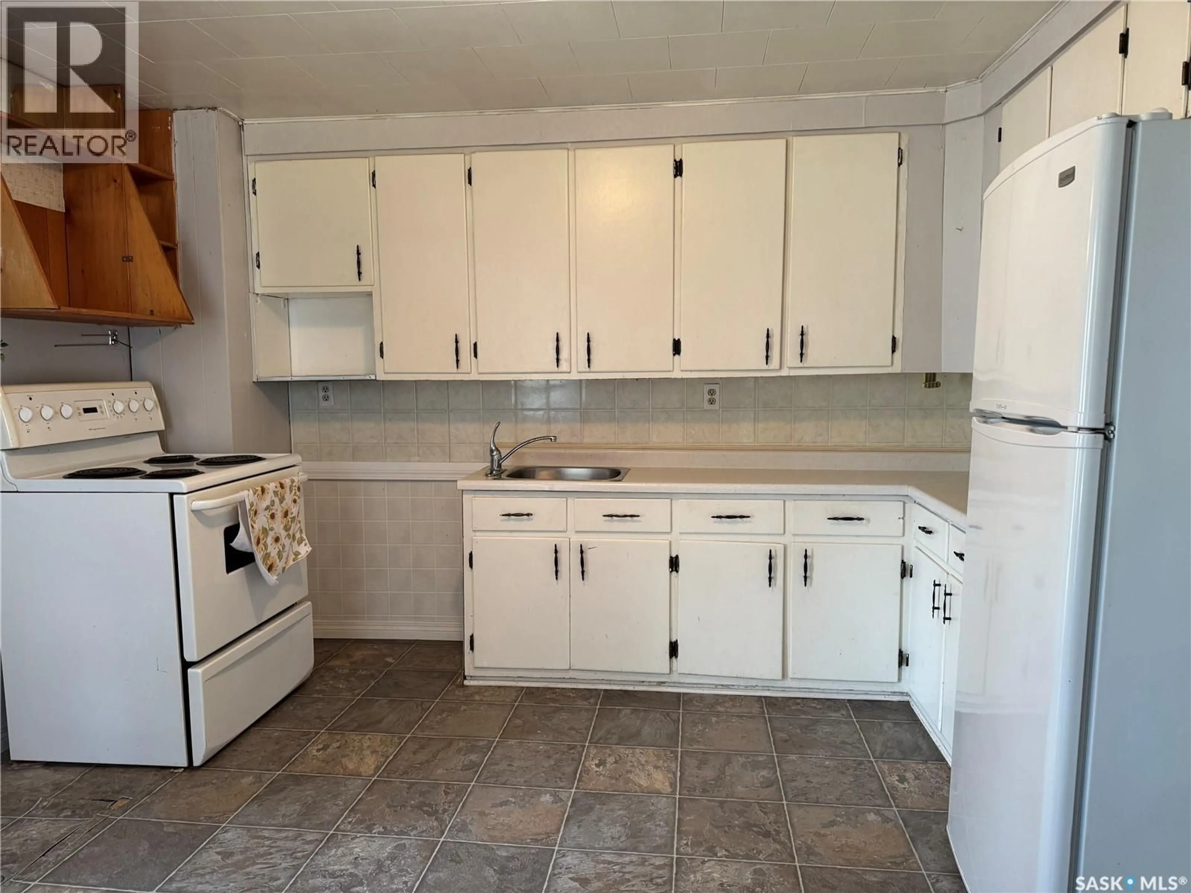 Standard kitchen, unknown for 109 MAPLE STREET, Wolseley Saskatchewan S0G5H0