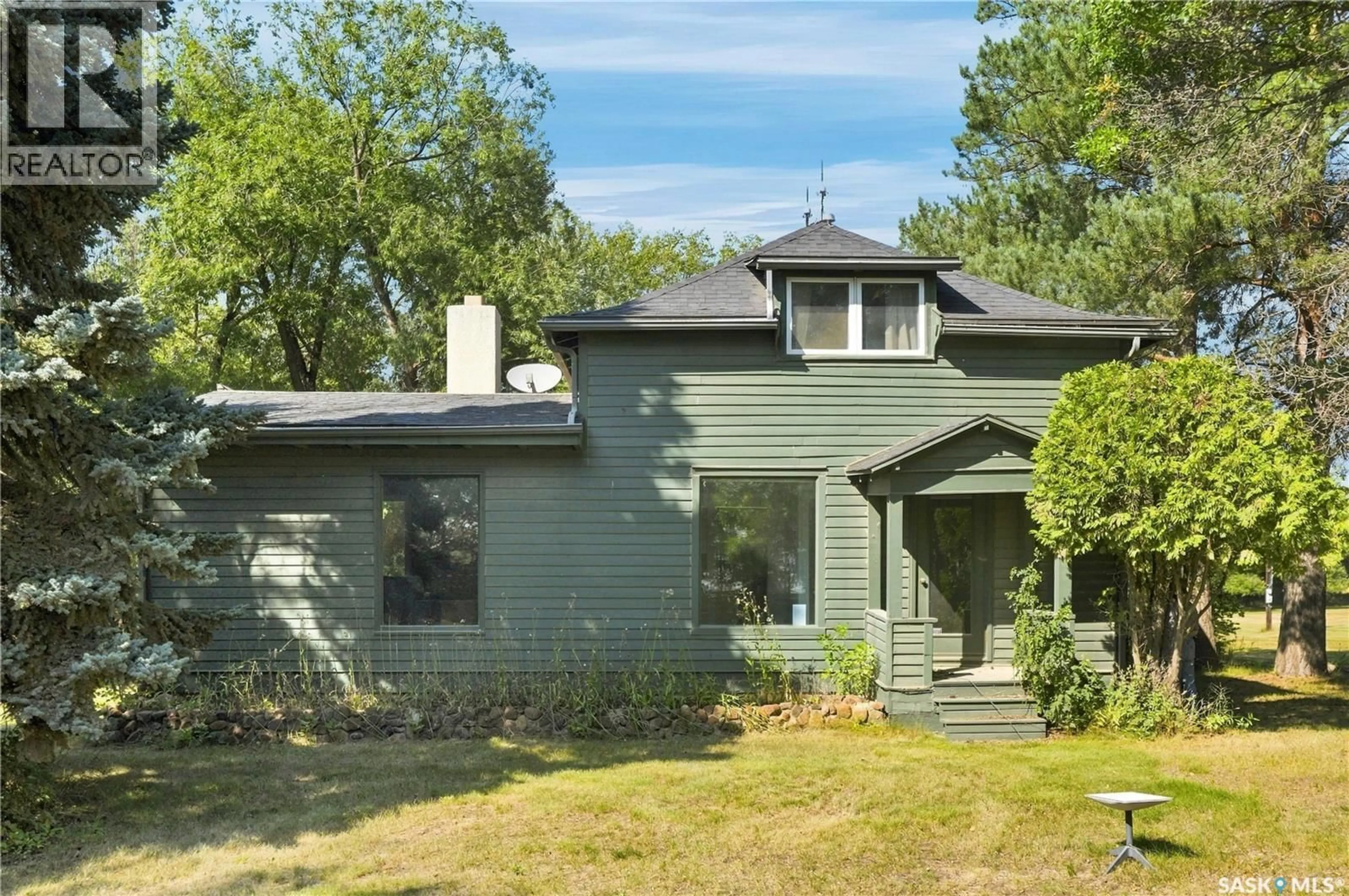 Home with vinyl exterior material, street for 10 ACRE RESIDENTIAL, Corman Park Rm No. 344 Saskatchewan S7K5W1
