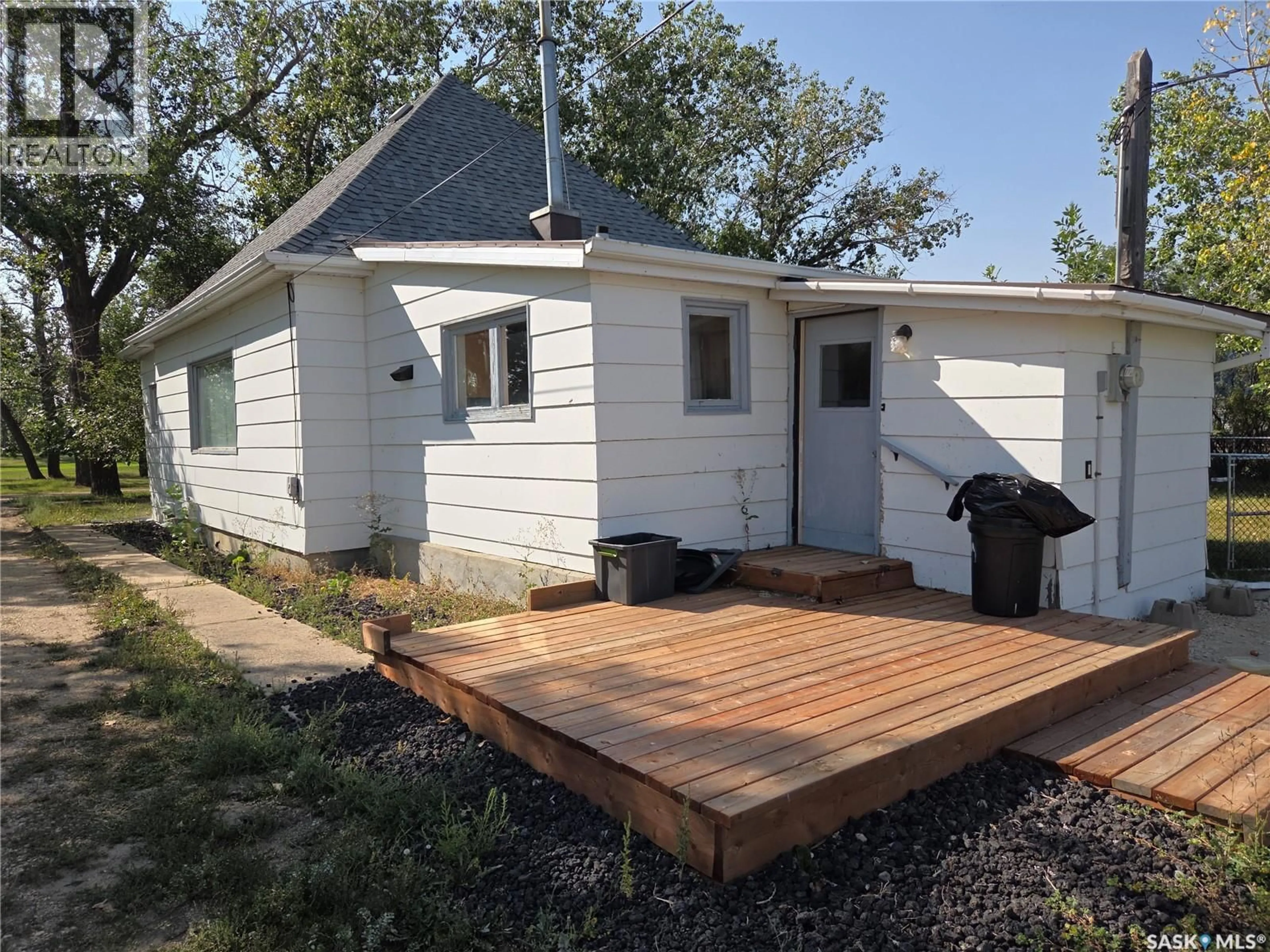 Unknown for 215 KERRY STREET, Limerick Saskatchewan S0H2P0