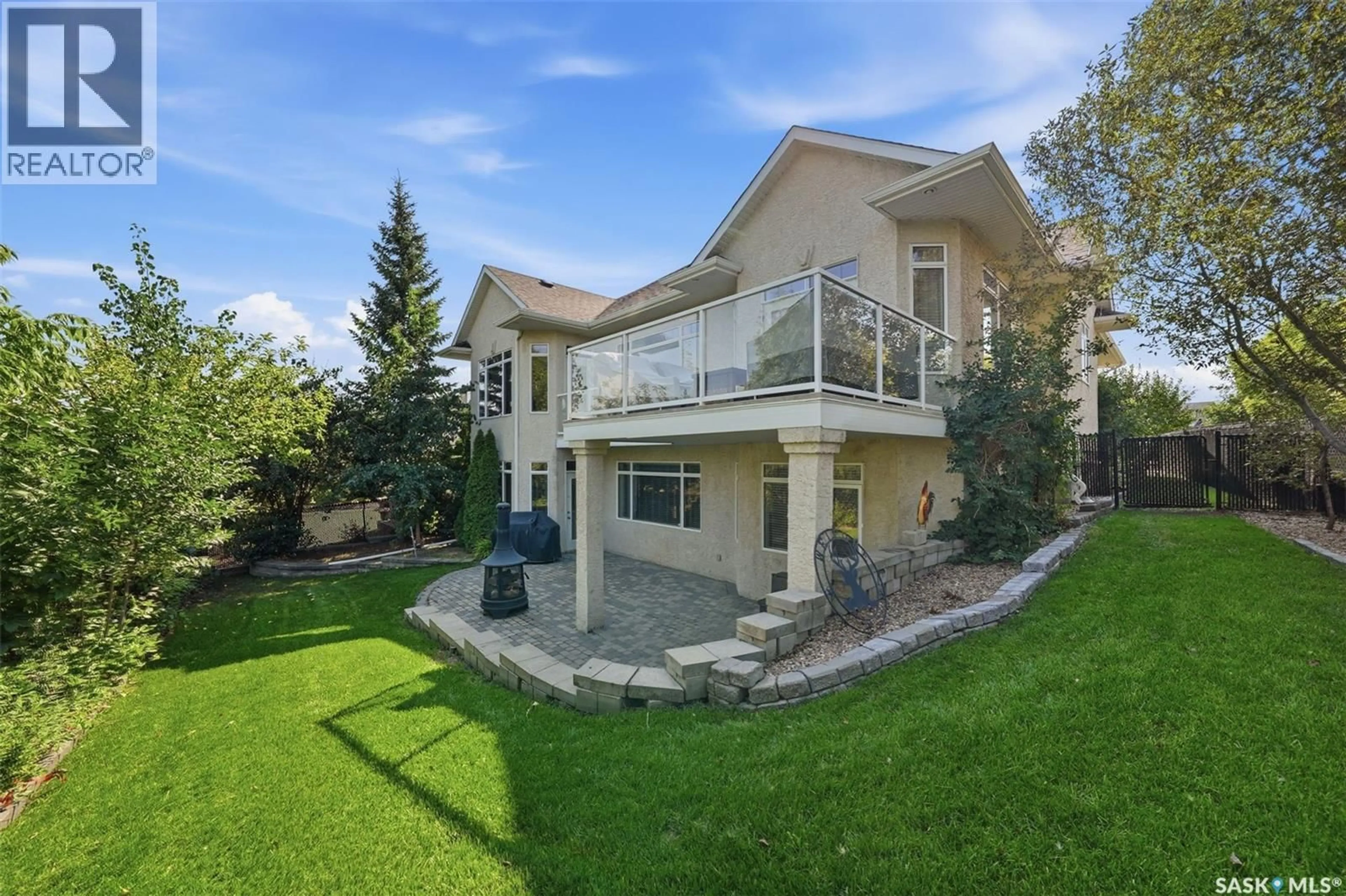 A pic from outside/outdoor area/front of a property/back of a property/a pic from drone, unknown for 934 MAGUIRE CRESCENT, Saskatoon Saskatchewan S7W1A5