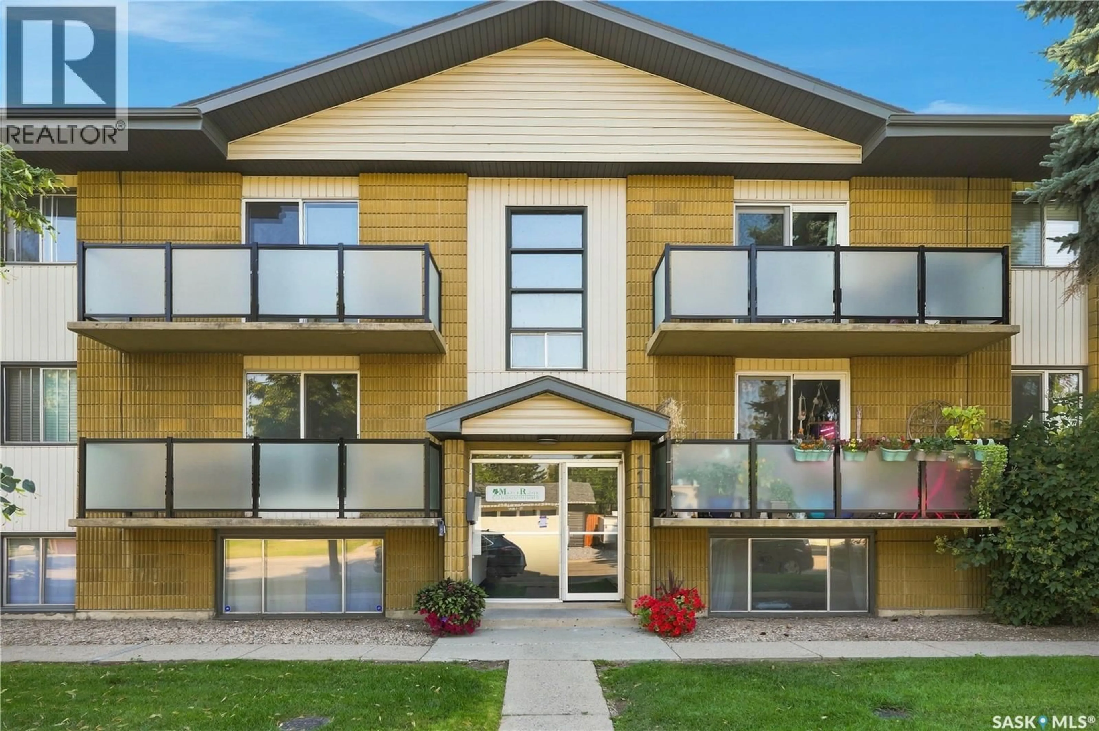 Patio, building for 2 111 ST LAWRENCE CRESCENT, Saskatoon Saskatchewan S7K1G7