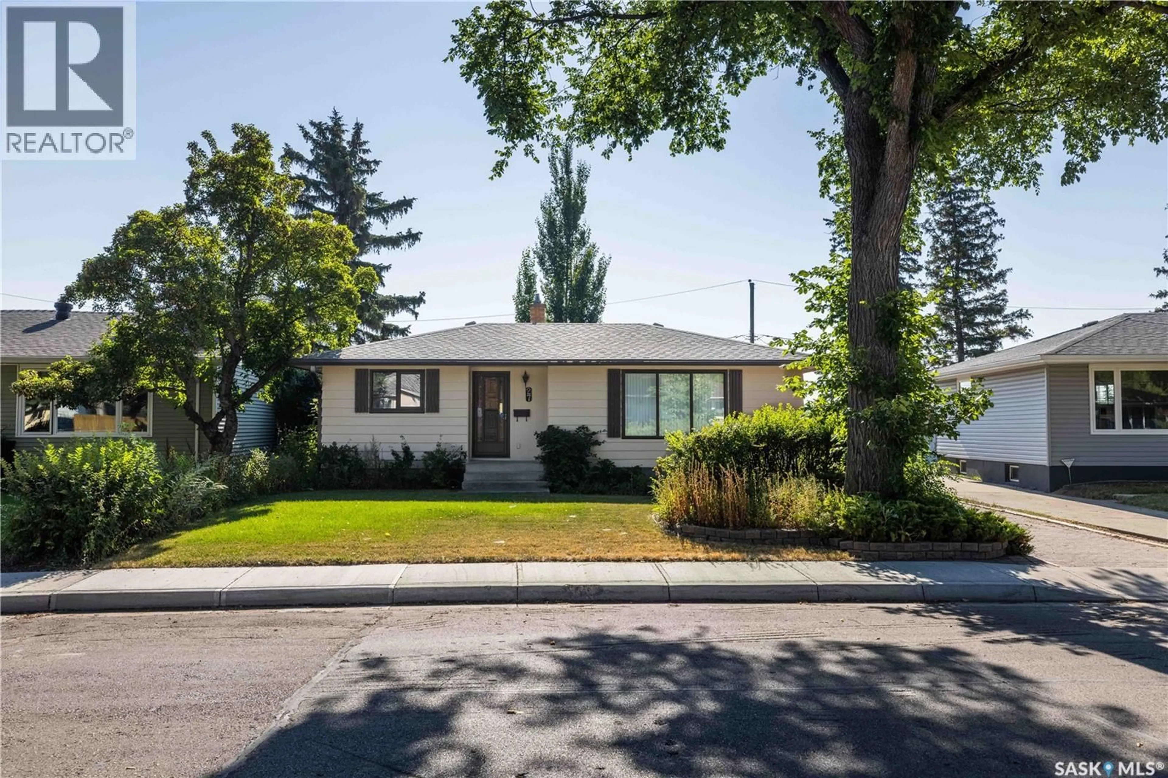 Home with vinyl exterior material, street for 27 ELLISON CRESCENT, Regina Saskatchewan S4R4V4