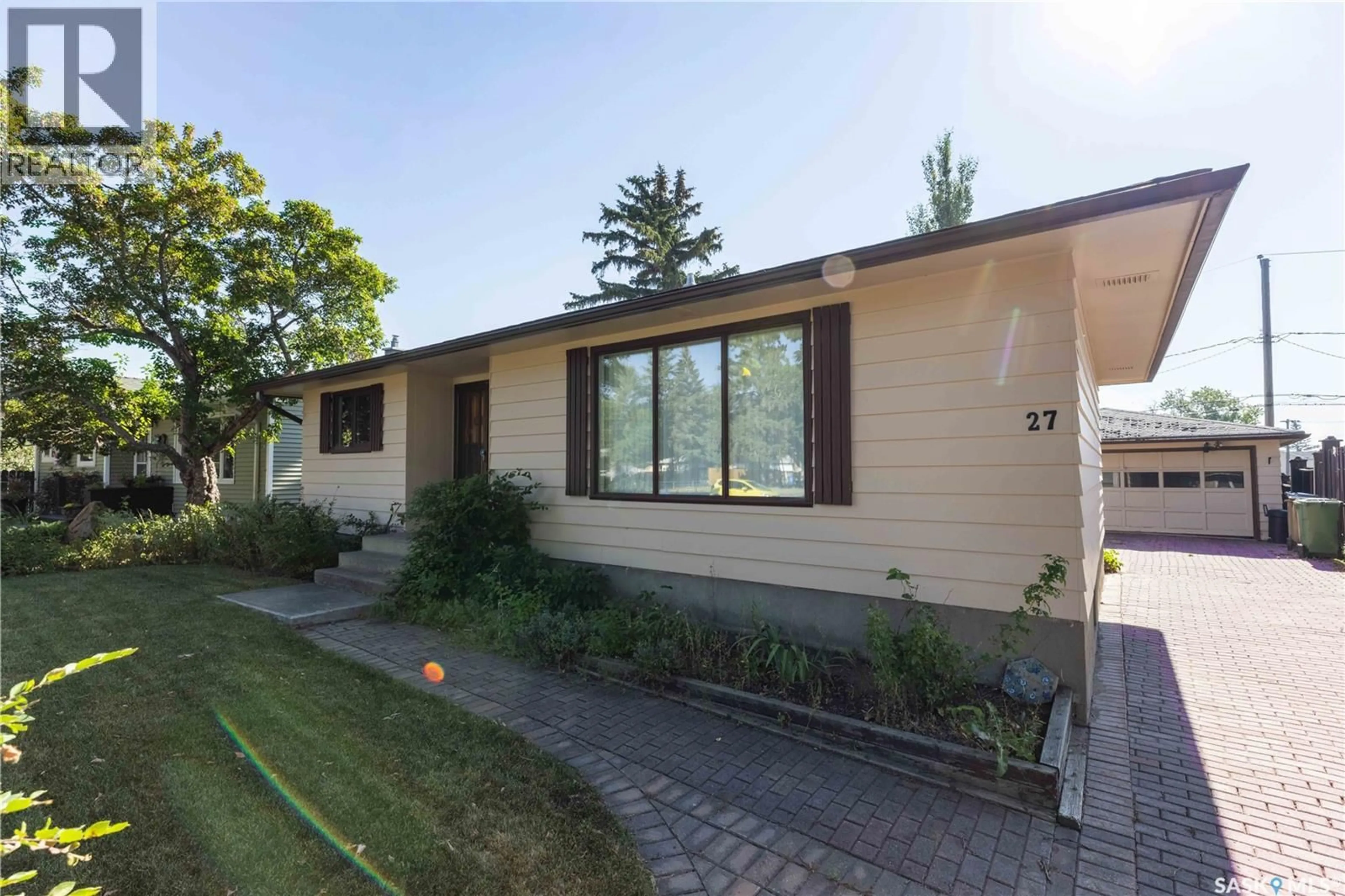 Home with vinyl exterior material, street for 27 ELLISON CRESCENT, Regina Saskatchewan S4R4V4