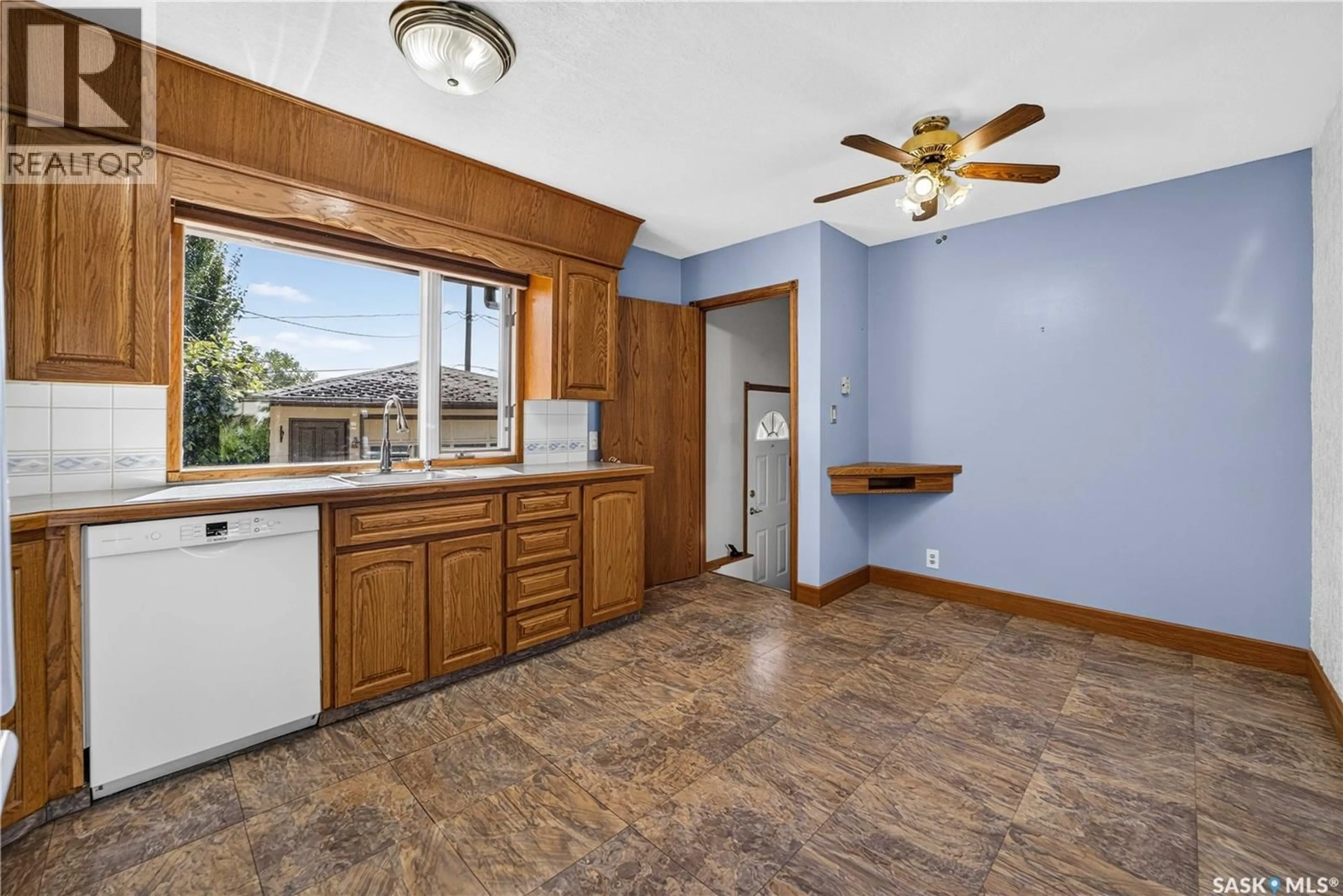 Unknown for 27 ELLISON CRESCENT, Regina Saskatchewan S4R4V4