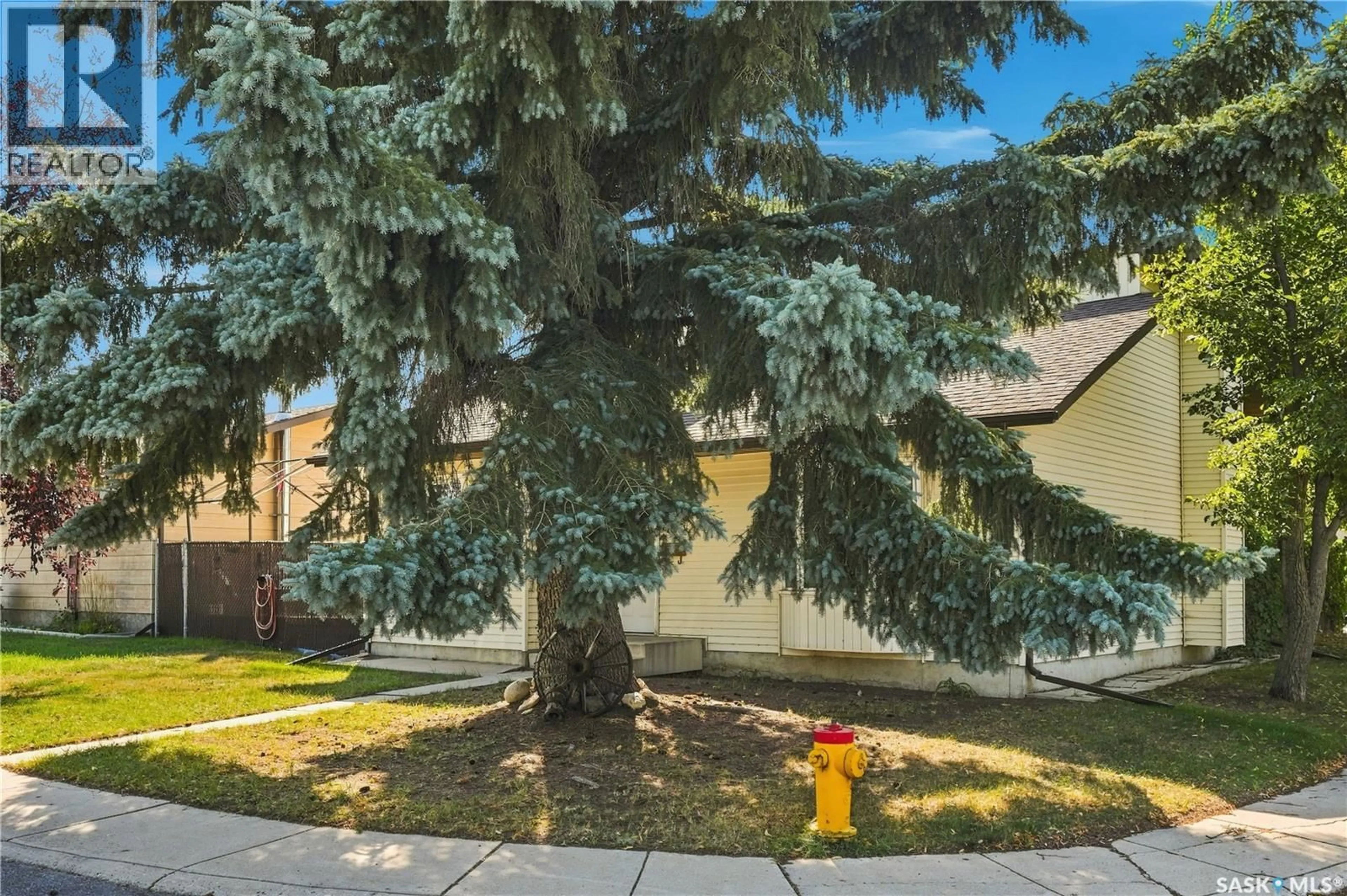 Patio, street for 163 HEGGIE COURT, Saskatoon Saskatchewan S7L7B4
