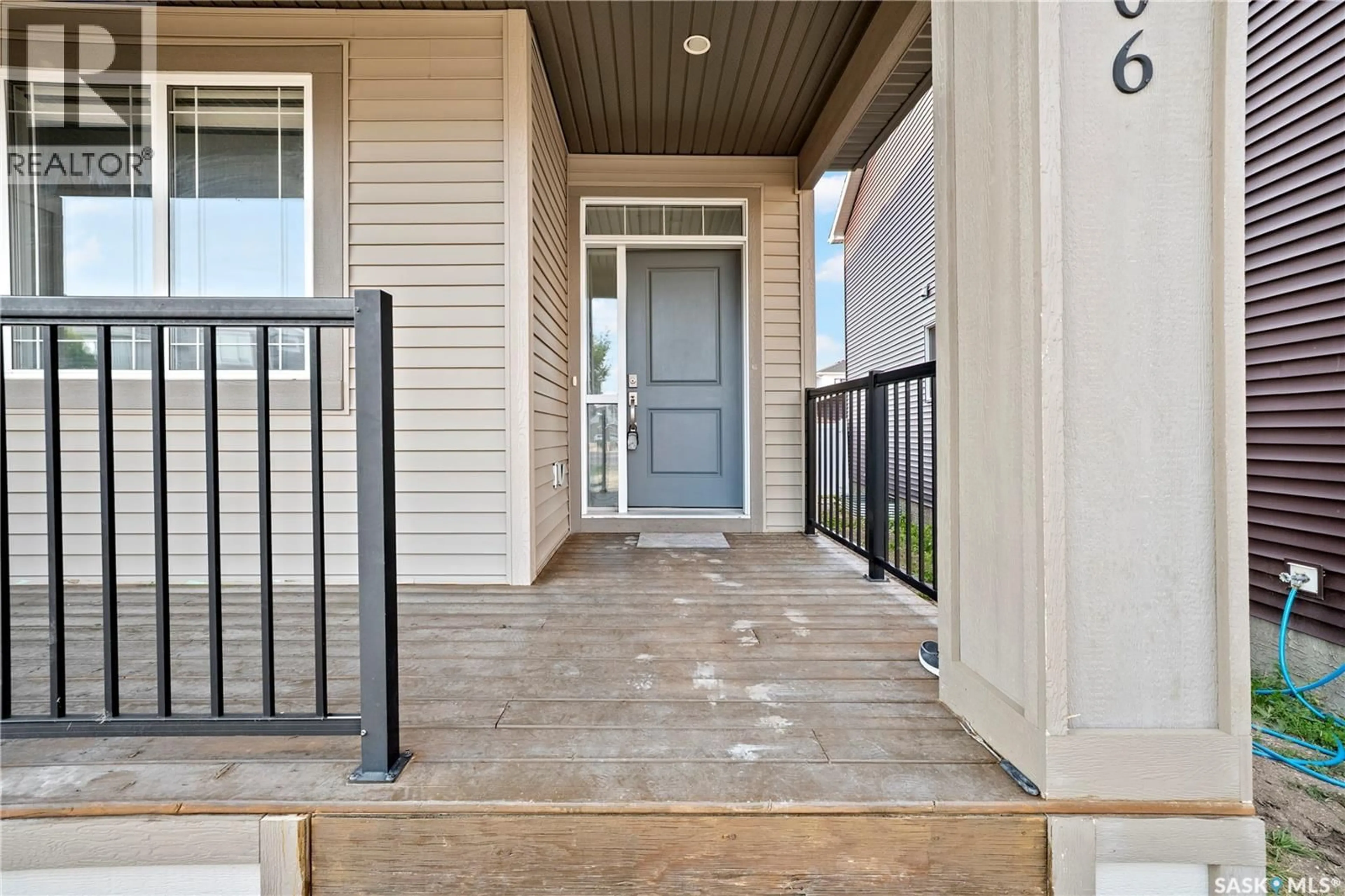 Indoor entryway for 5606 MCCAUGHEY STREET, Regina Saskatchewan S4W0P3