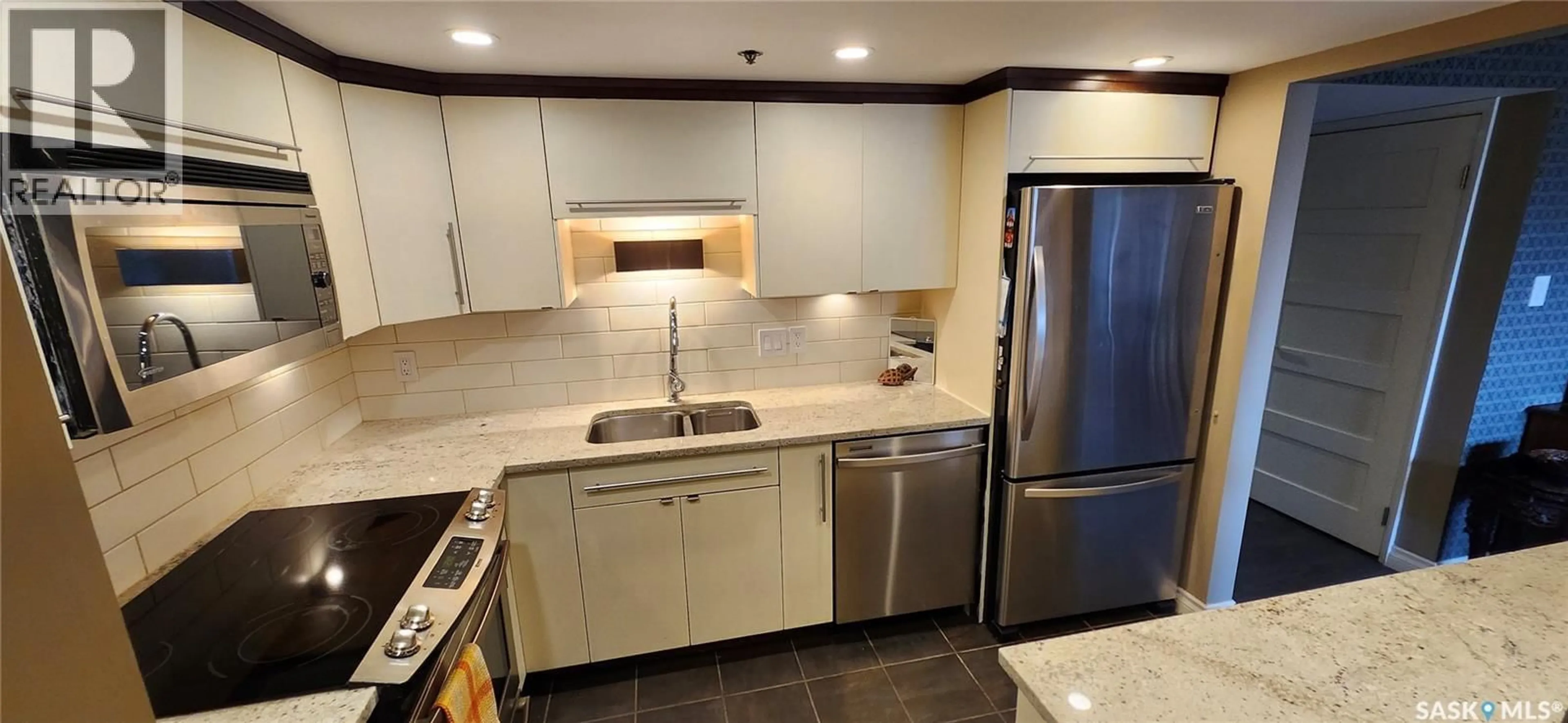Standard kitchen, ceramic/tile floor for N - 1007 311 6TH AVENUE, Saskatoon Saskatchewan S7K7A9