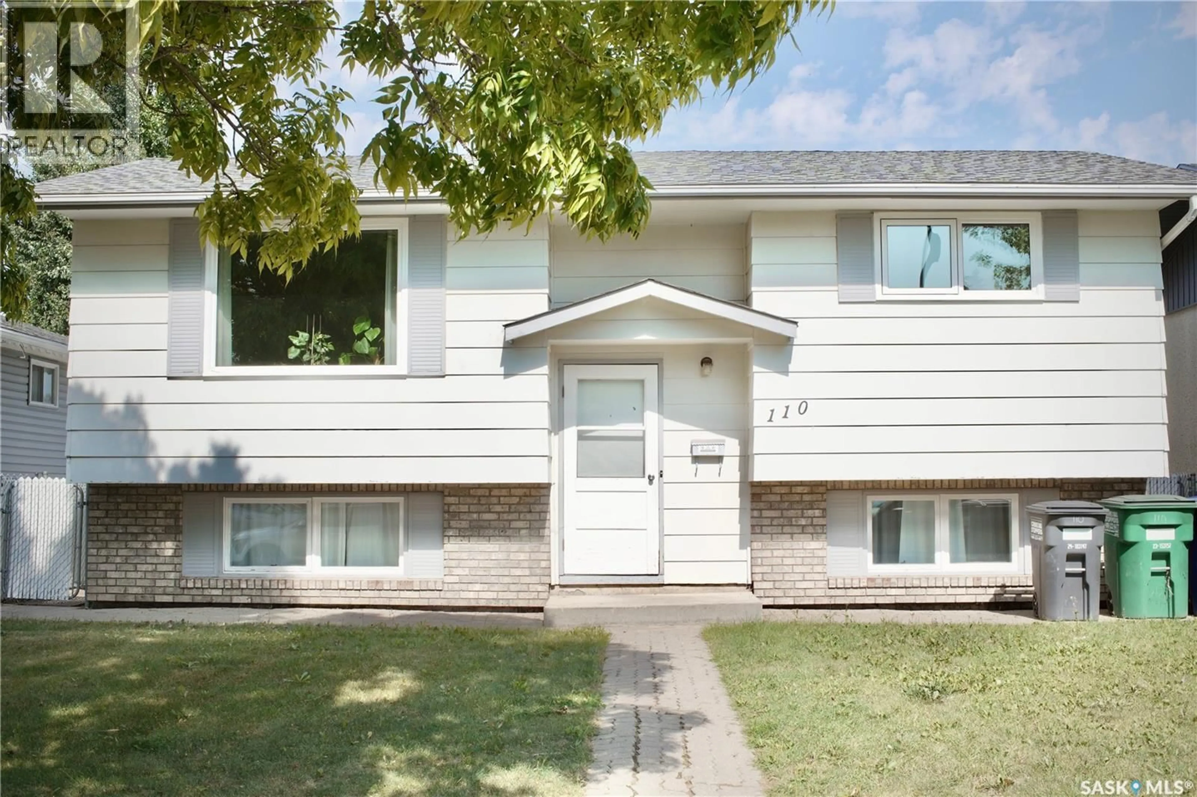 Home with vinyl exterior material, street for 110 ARNASON CRESCENT, Saskatoon Saskatchewan S7H4M8