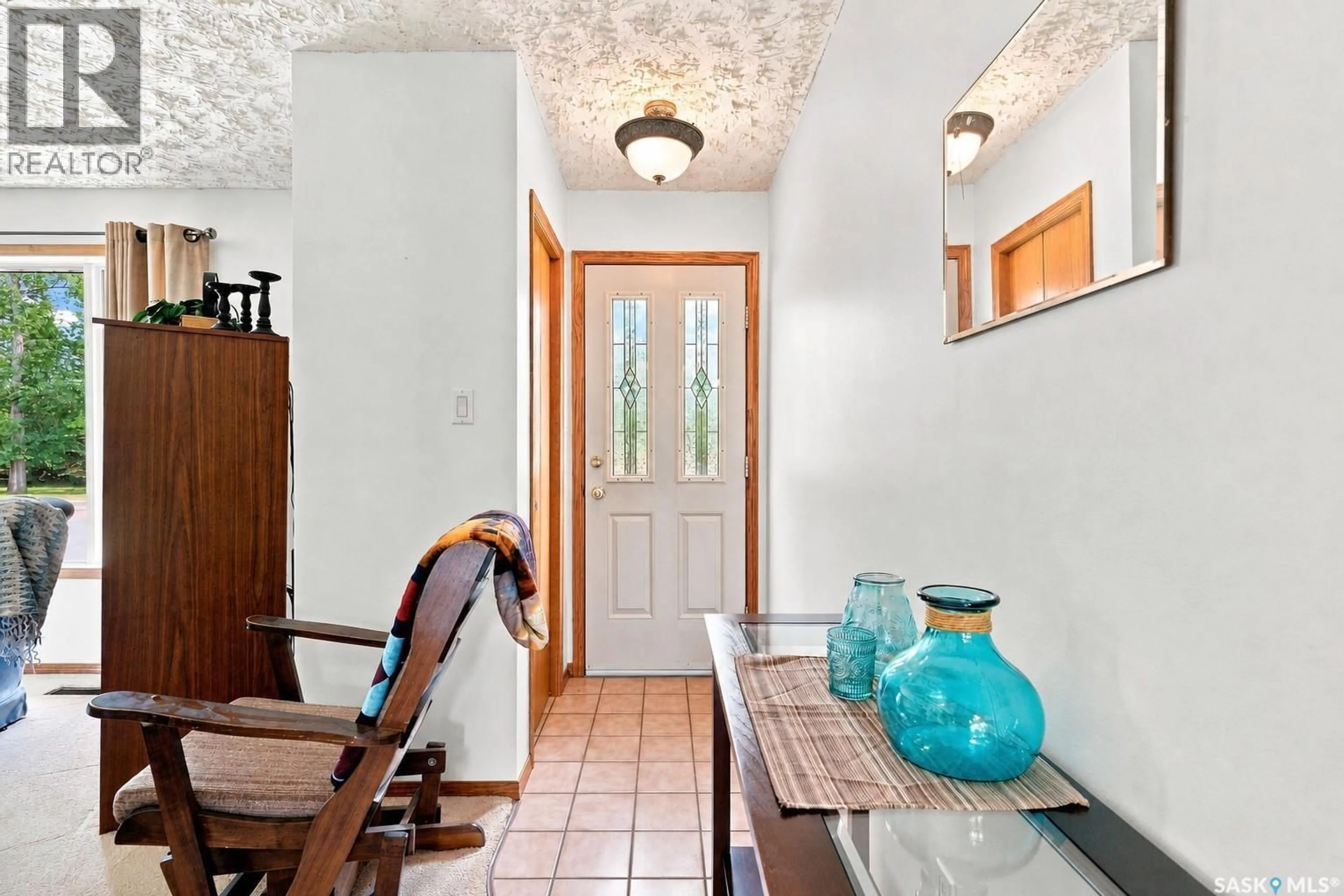 Indoor entryway for 404 9TH AVENUE, Rosthern Saskatchewan S0K3R0