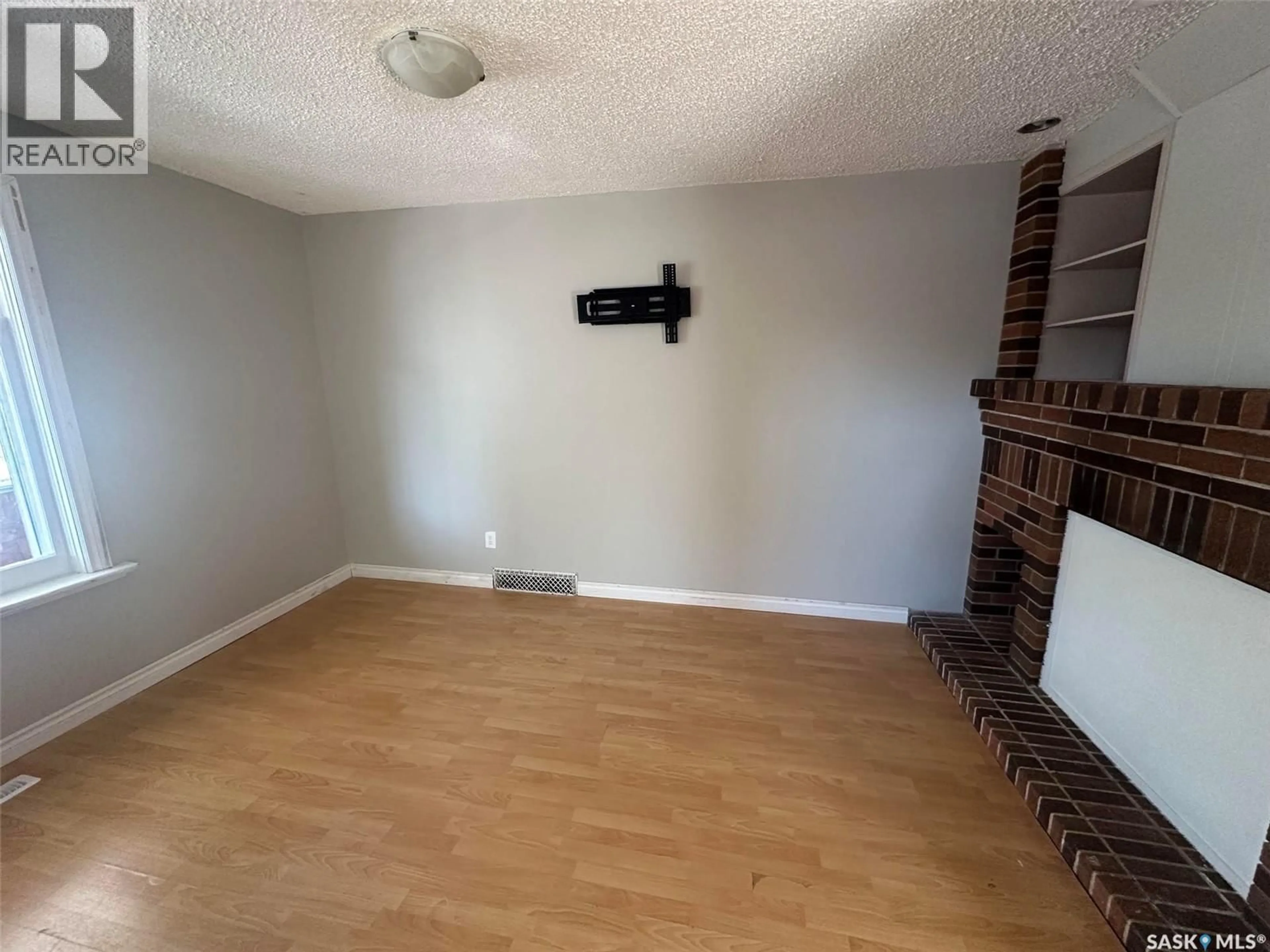 A pic of a room for 821 6TH AVENUE, Moose Jaw Saskatchewan S6H4A2