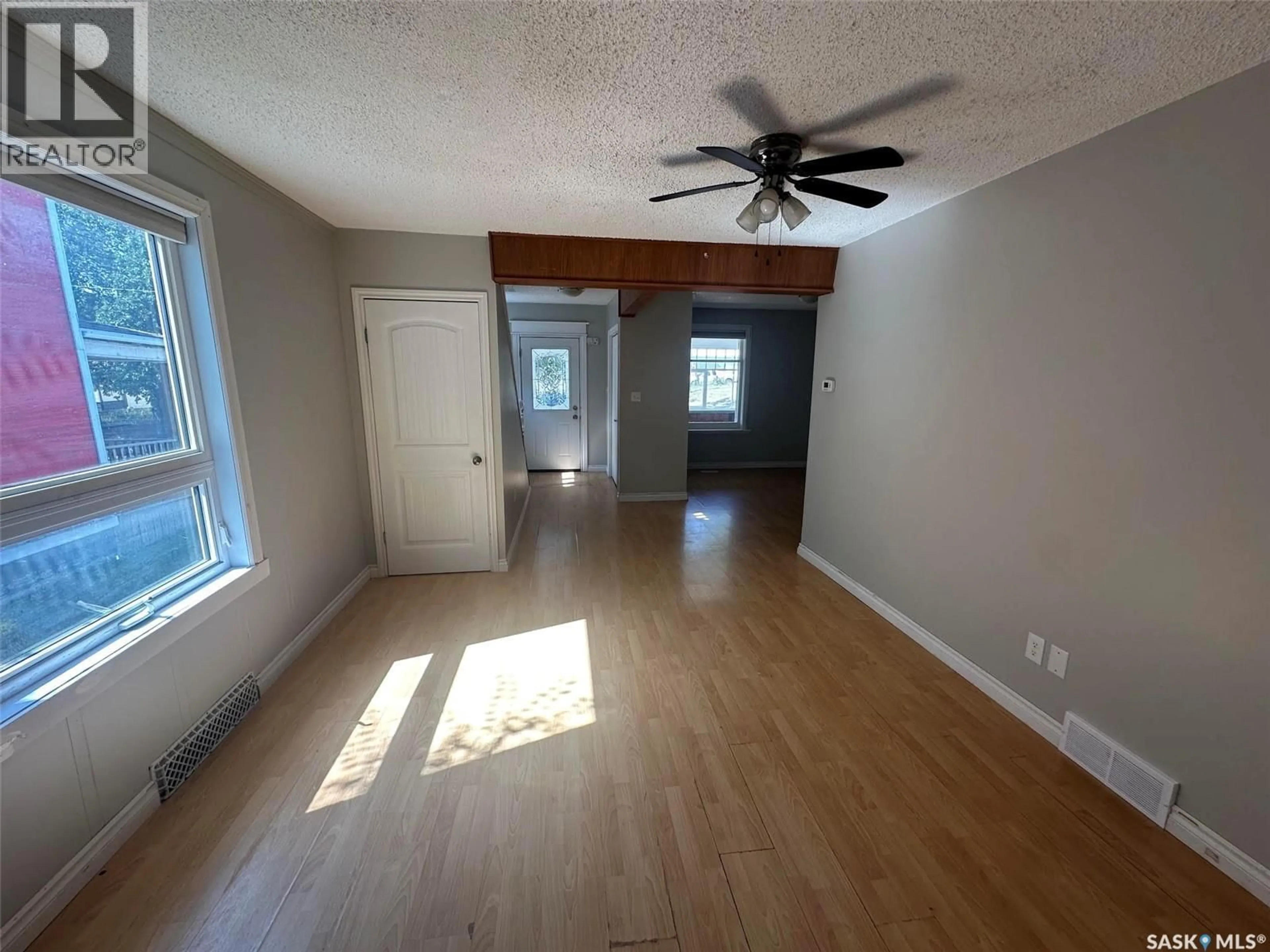 A pic of a room for 821 6TH AVENUE, Moose Jaw Saskatchewan S6H4A2