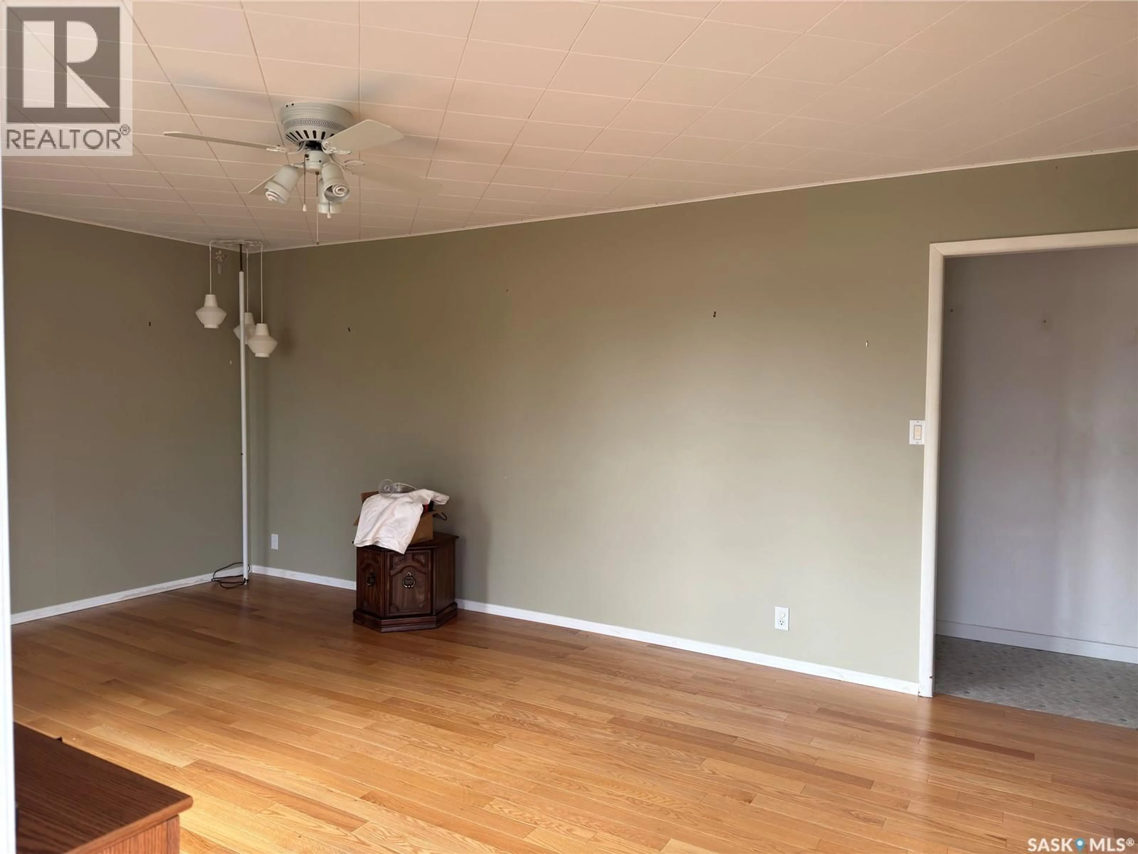 A pic of a room for 218 DOWNEY STREET, Strasbourg Saskatchewan S0G4V0
