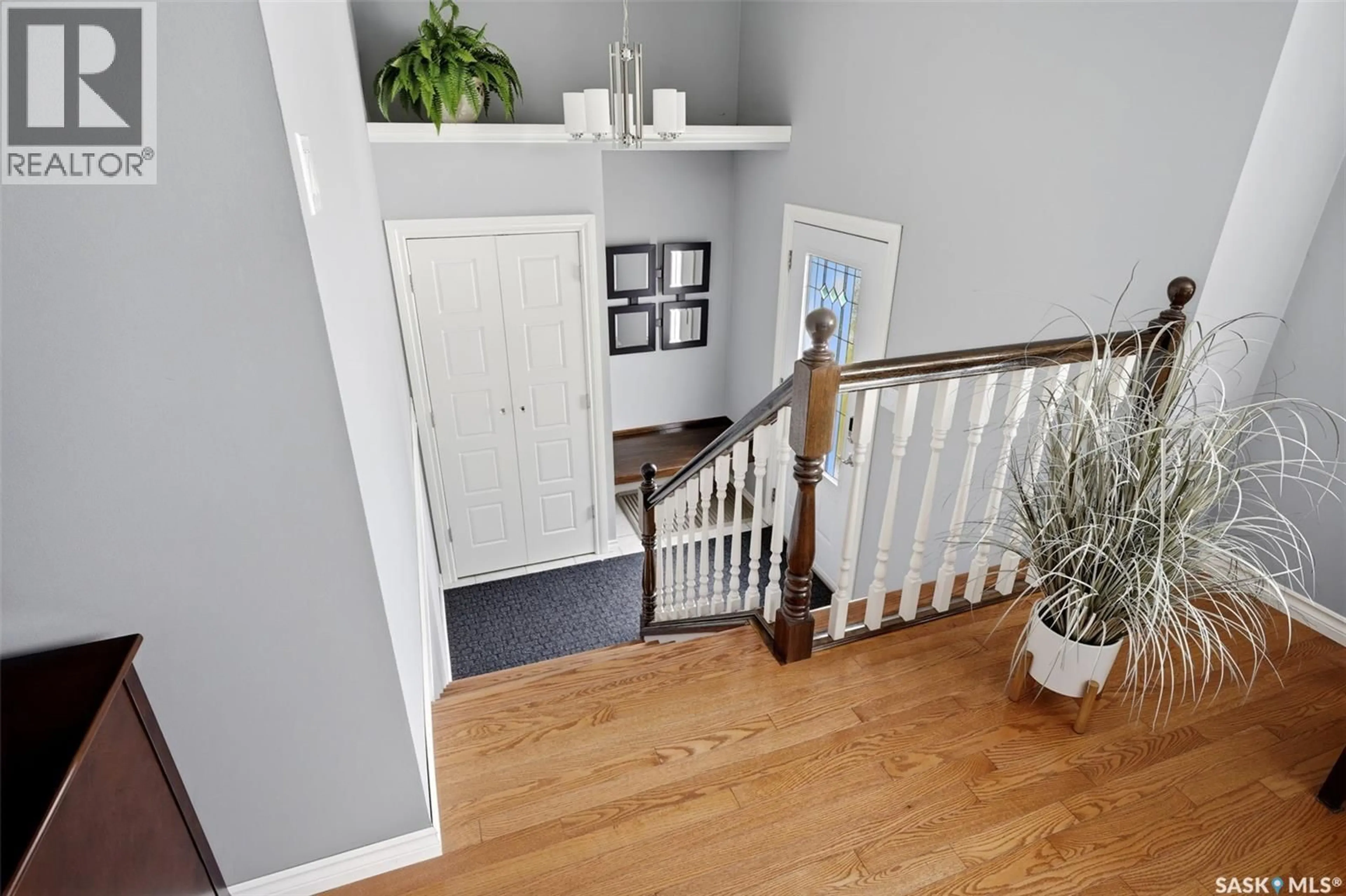 Indoor entryway for 6422 HIRD CRESCENT, Regina Saskatchewan S4X4G8