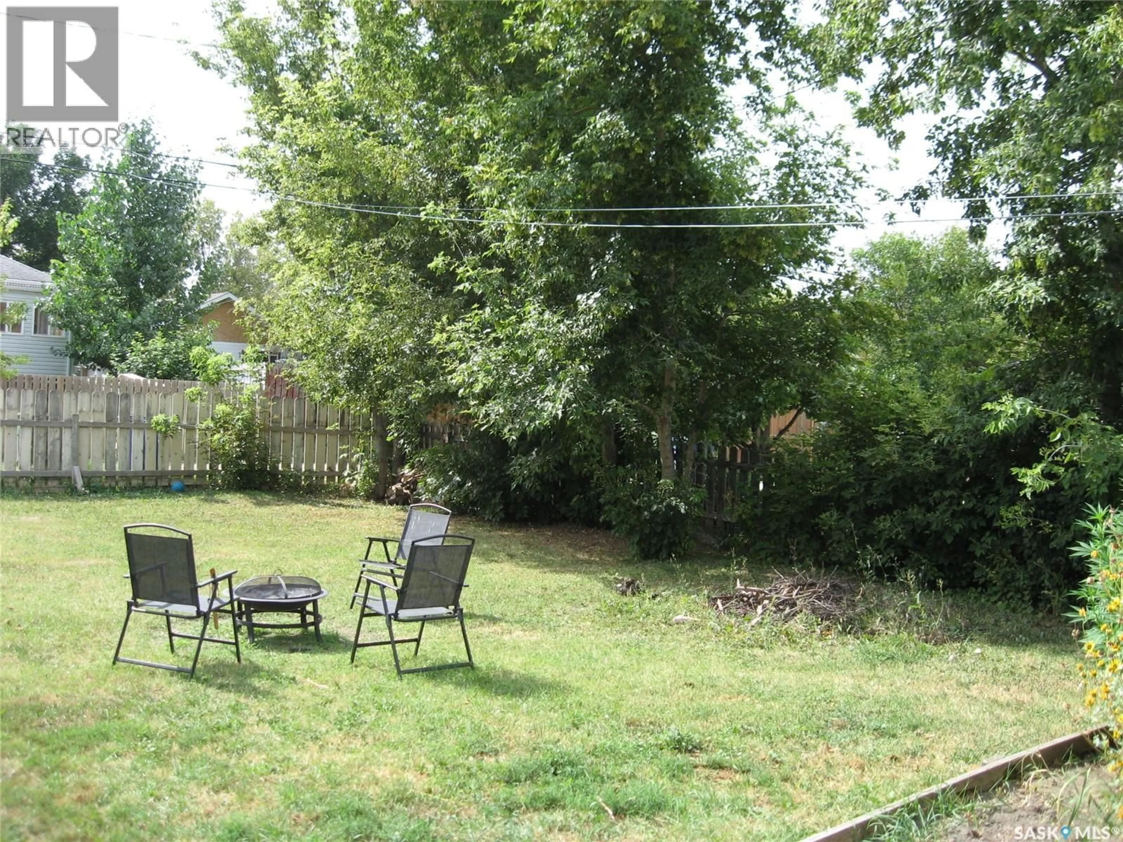 Patio, forest/trees view for 553 ATHABASCA STREET, Moose Jaw Saskatchewan S6H2C5