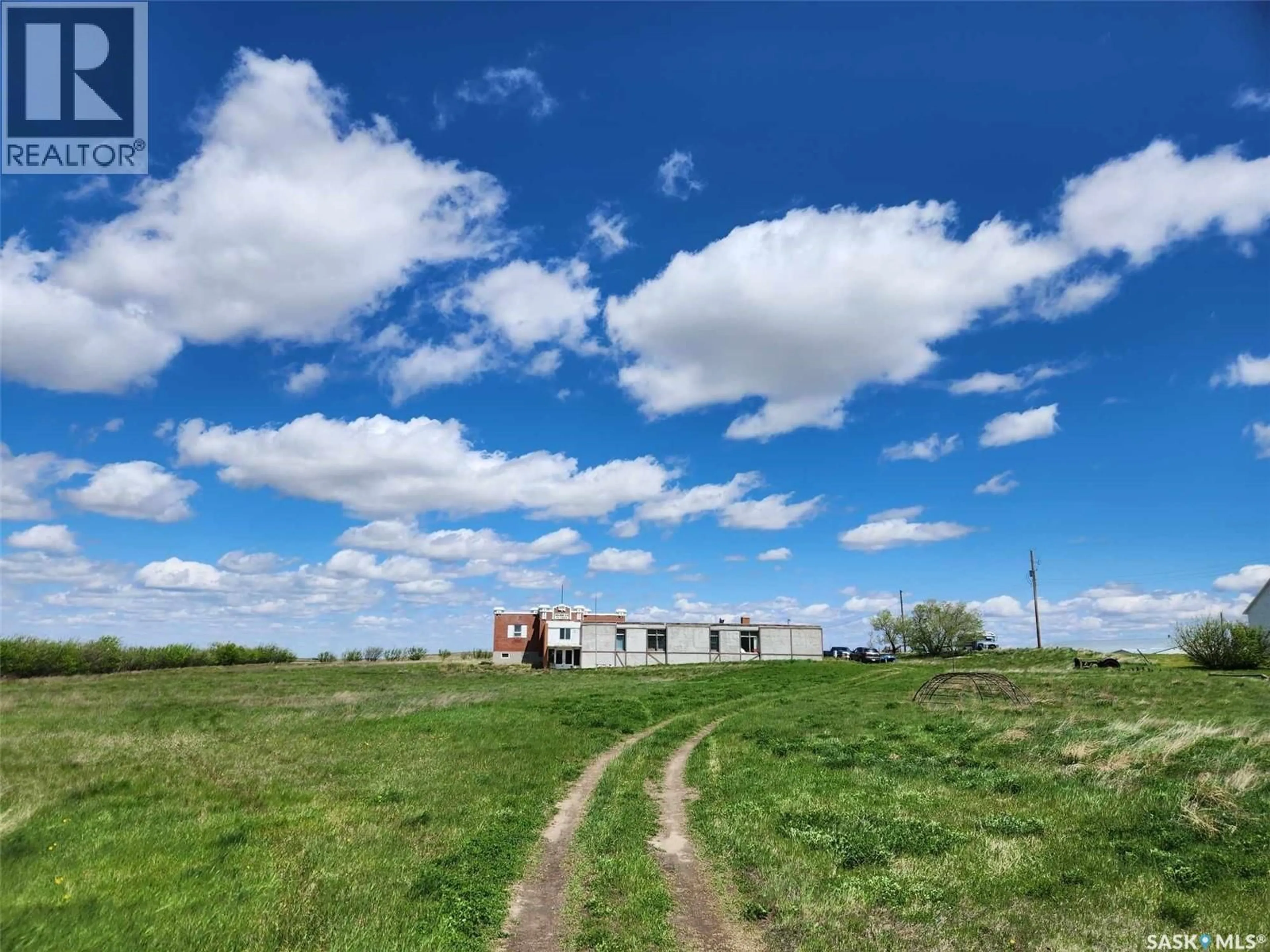 A pic from outside/outdoor area/front of a property/back of a property/a pic from drone, building for 113 1ST AVENUE, Mankota Rm No. 45 Saskatchewan S0H2T0