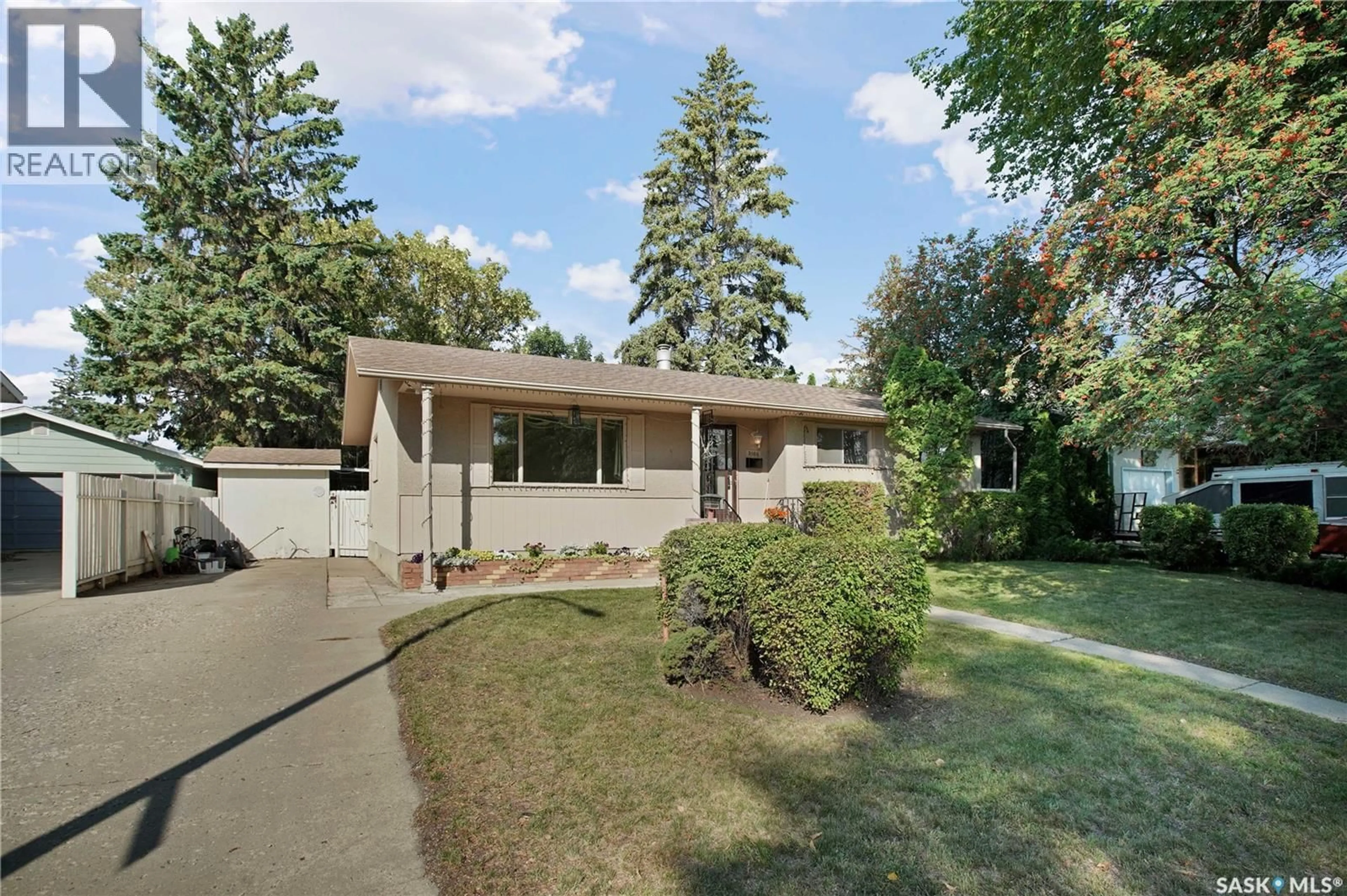 Home with vinyl exterior material, street for 3166 EASTVIEW, Saskatoon Saskatchewan S7J3J4