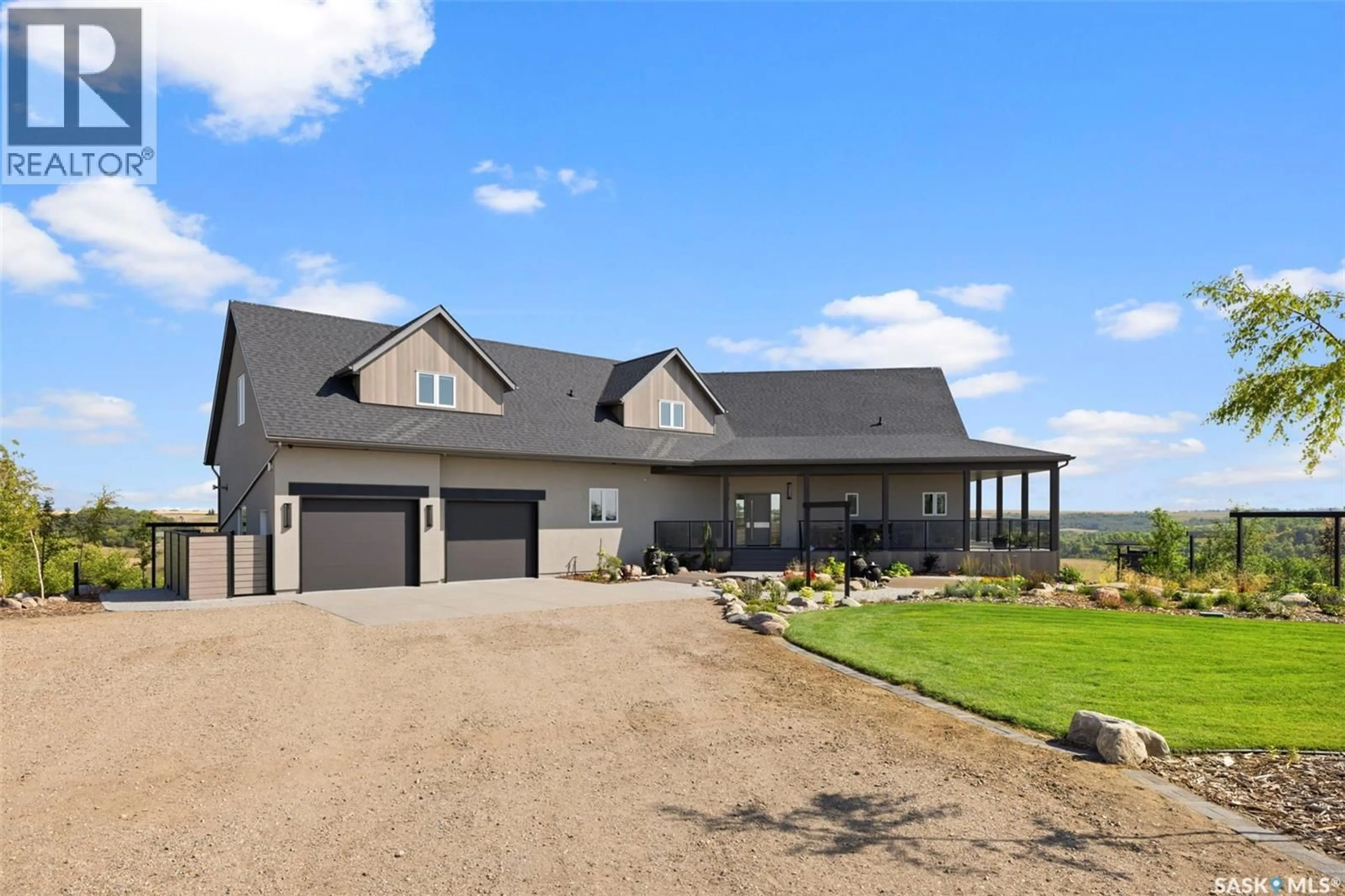 Home with vinyl exterior material, unknown for VALLEY VISTA ACREAGE, Lumsden Rm No. 189 Saskatchewan S0G3C0