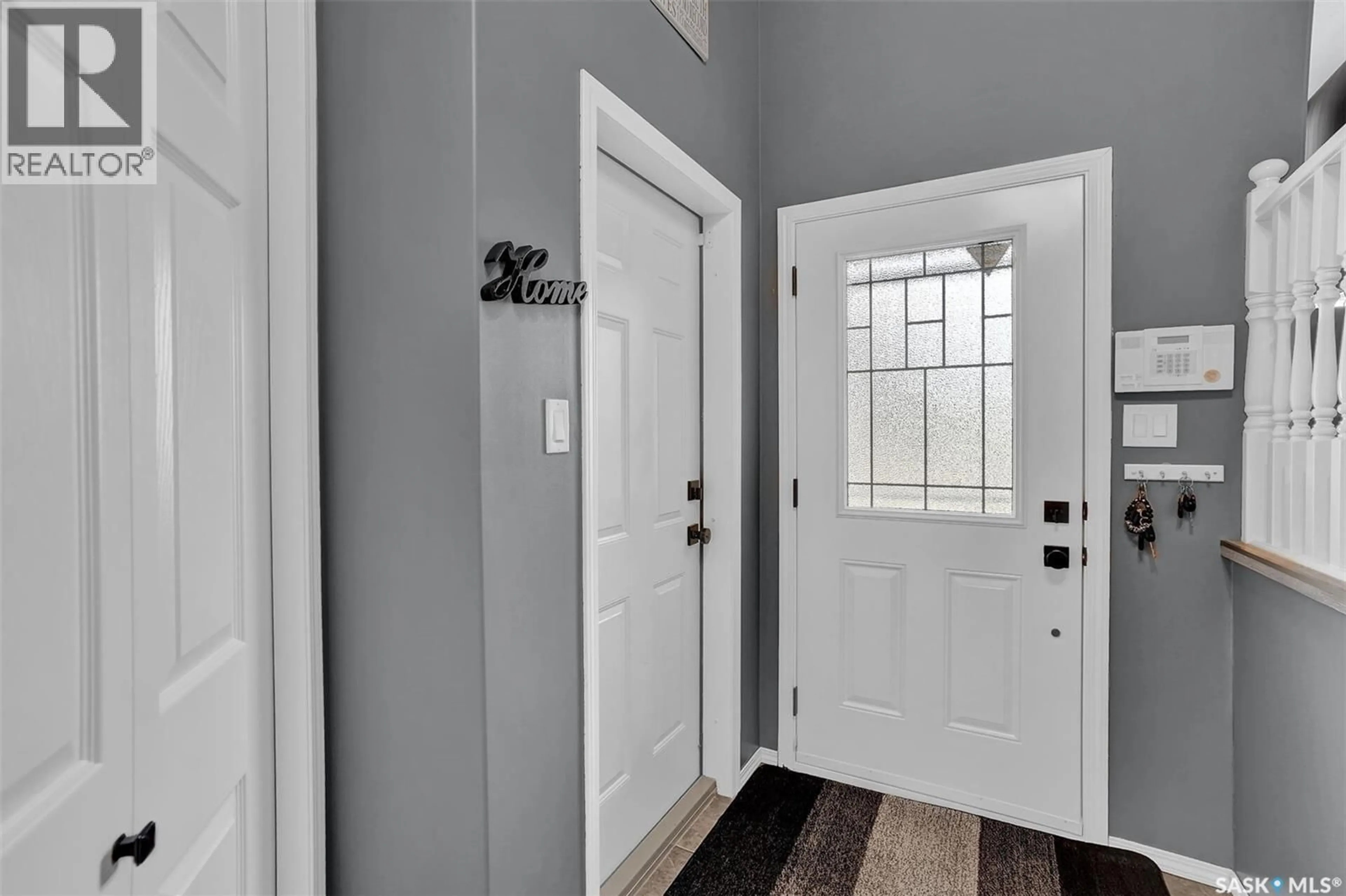 Indoor entryway for 1355 MAPLE LEAF CRESCENT, Regina Saskatchewan S4X4J4