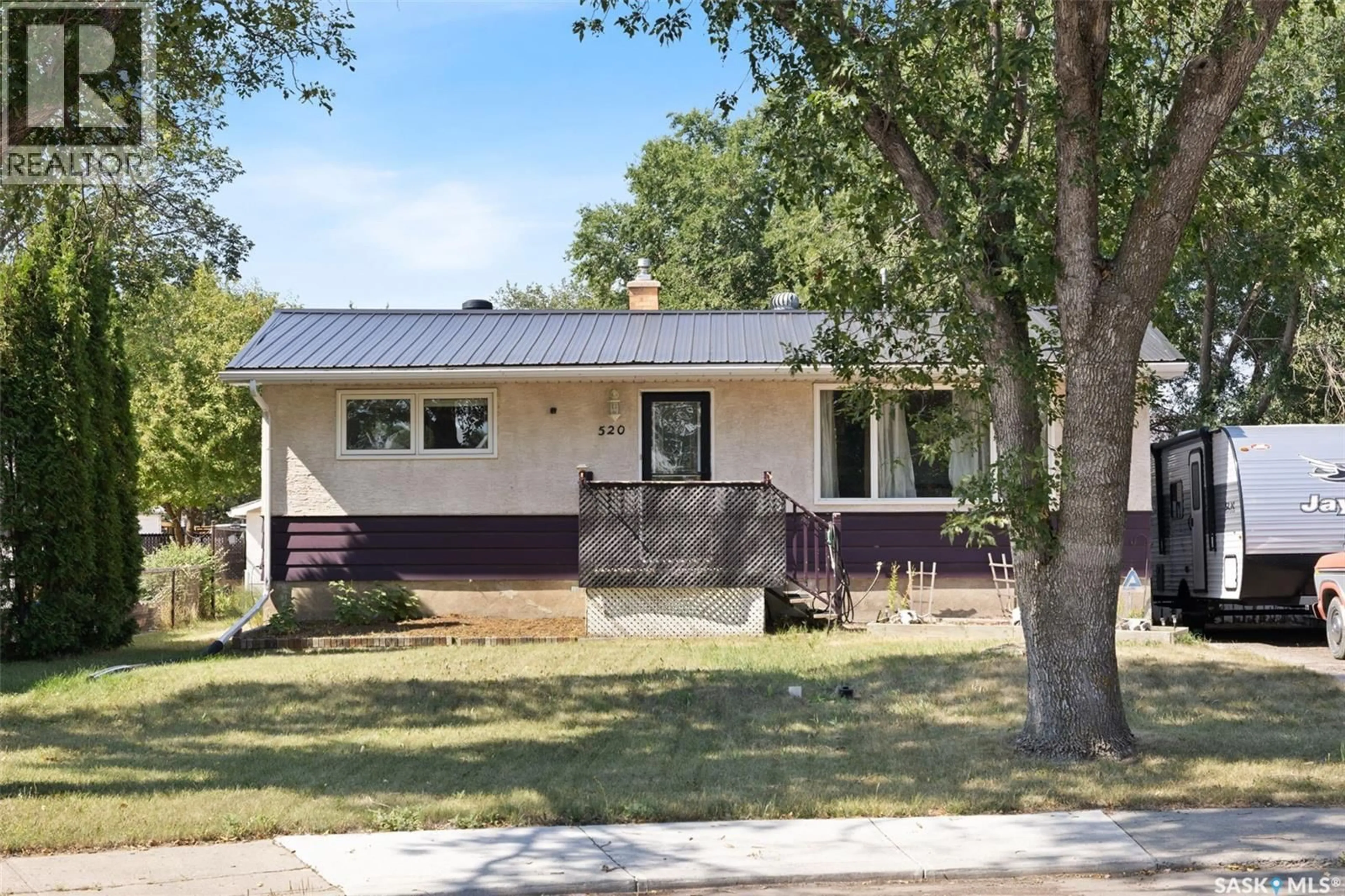 Home with vinyl exterior material, street for 520 MONTAGUE STREET, Regina Saskatchewan S4R3W5
