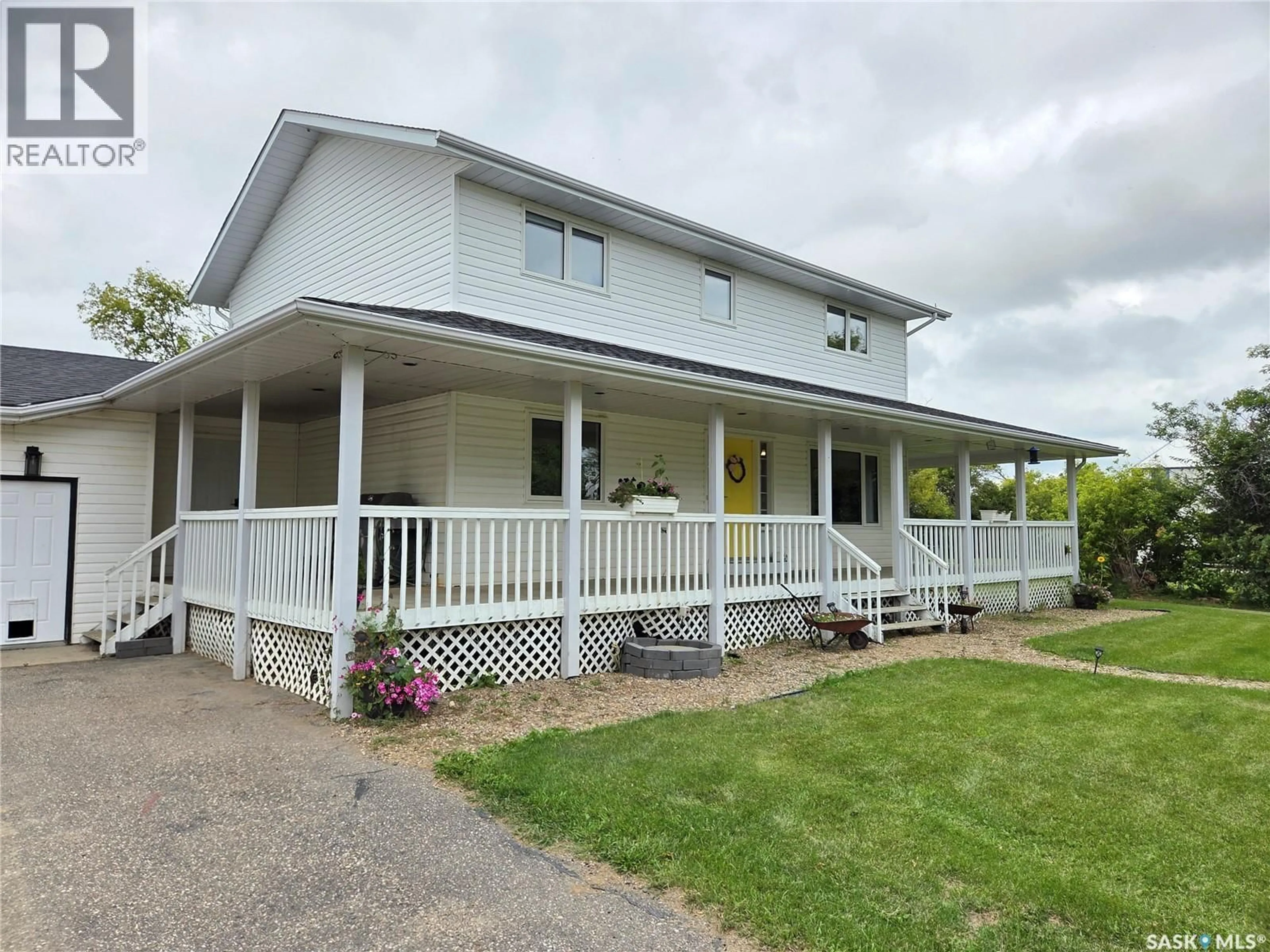 Home with vinyl exterior material, building for North Acreage - 9 MOOSE MOUNTAIN HWY, Moose Mountain Rm No. 63 Saskatchewan S0C0R0