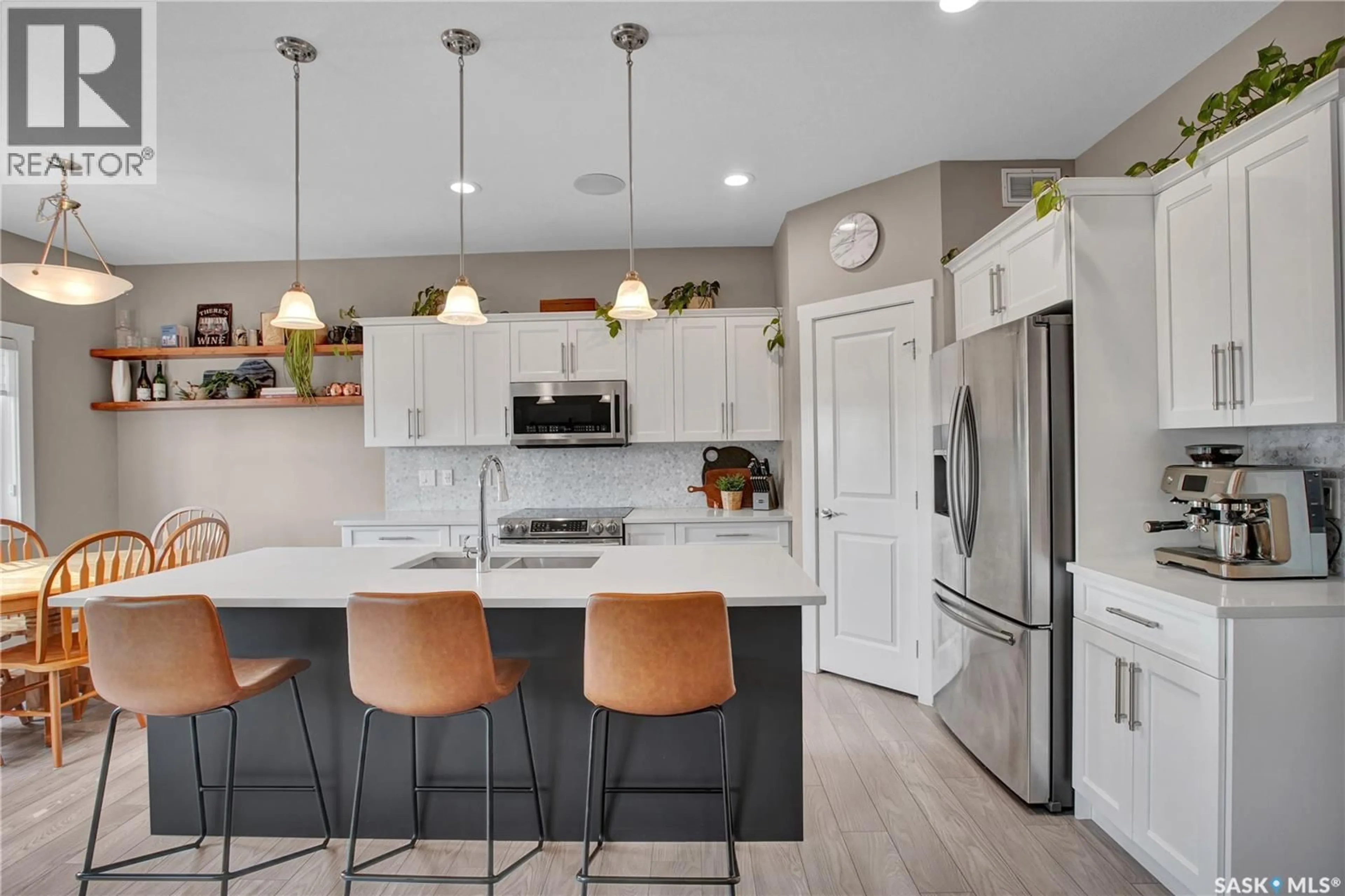 Contemporary kitchen, ceramic/tile floor for 667 KOLYNCHUK COURT, Saskatoon Saskatchewan S7T0W2