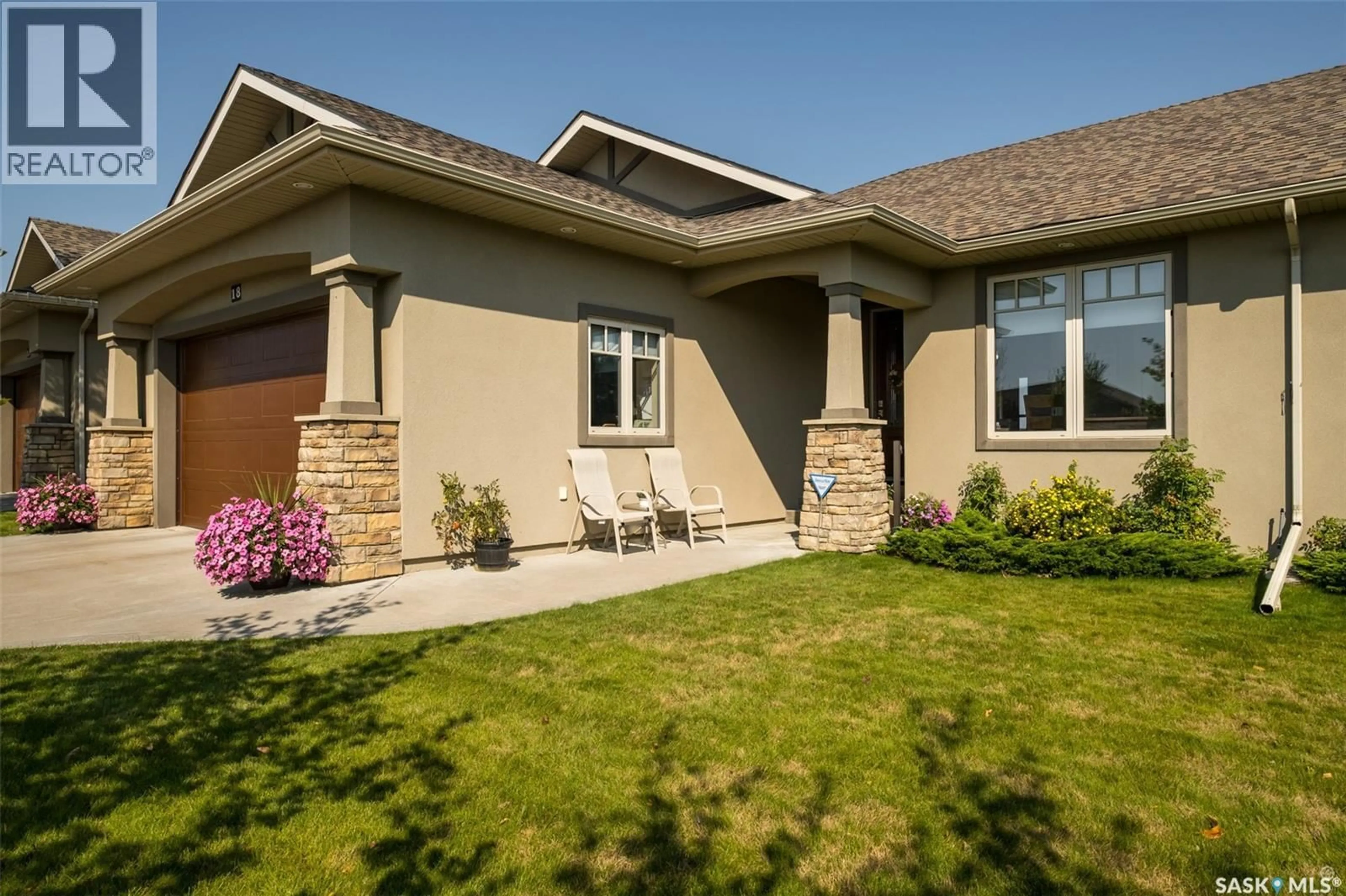 Home with vinyl exterior material, street for 18 - 2805 LAKEVIEW DRIVE, Prince Albert Saskatchewan S6W0A4