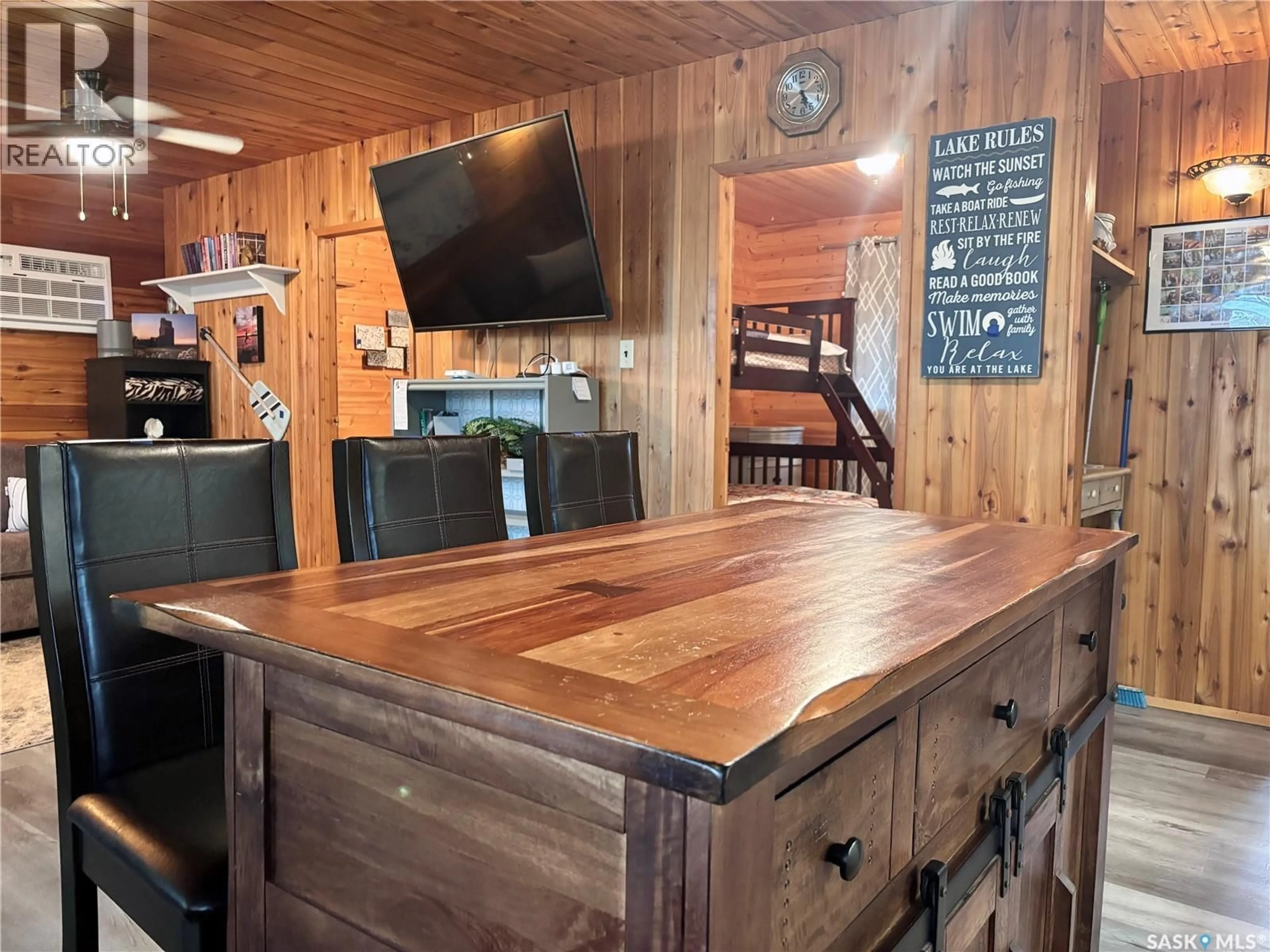 Rustic kitchen, wood/laminate floor for NICKORICK BEACH DRIVE, Wakaw Lake Saskatchewan S0K4P0