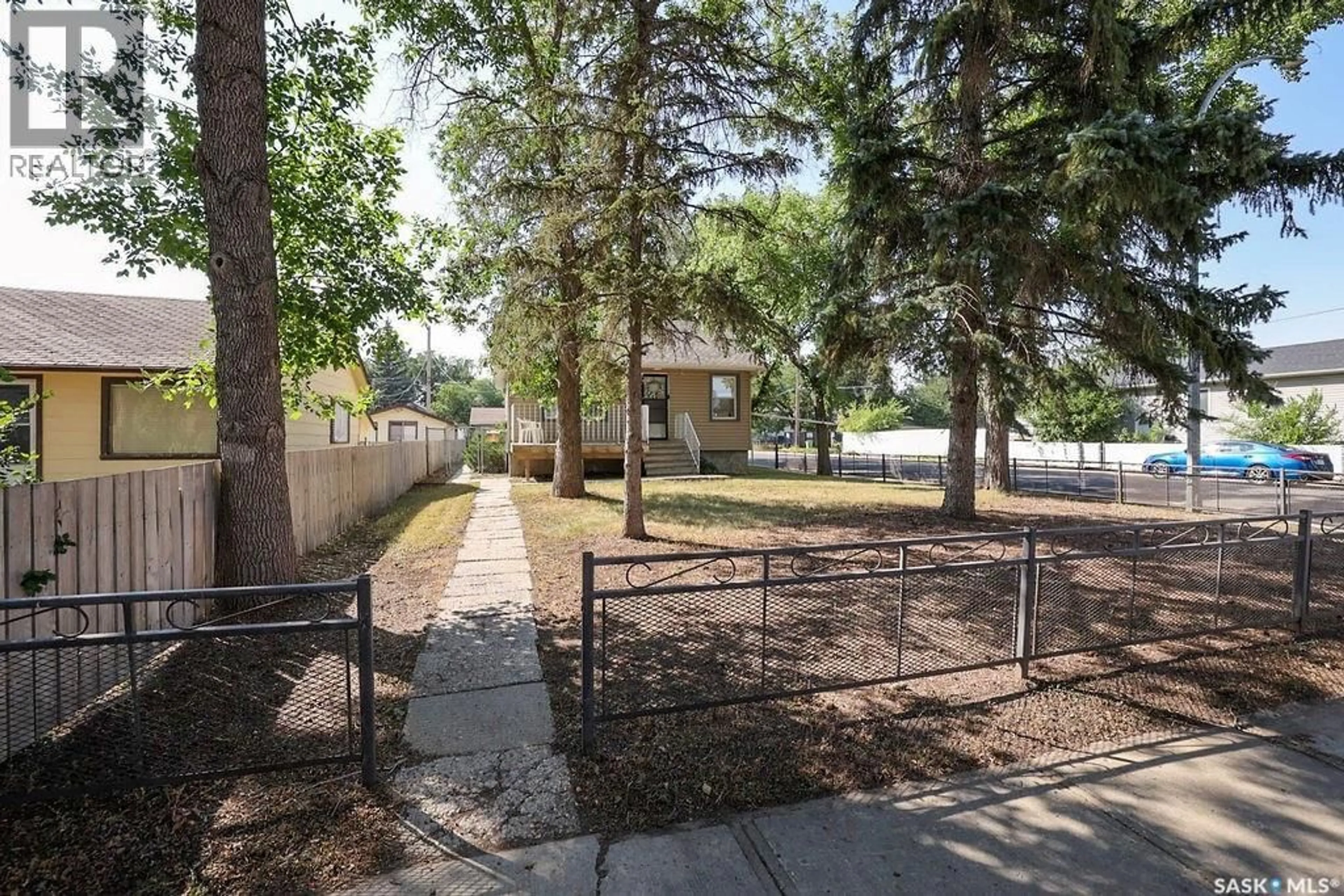 Patio, street for 1200 ATKINSON STREET, Regina Saskatchewan S4N3V6