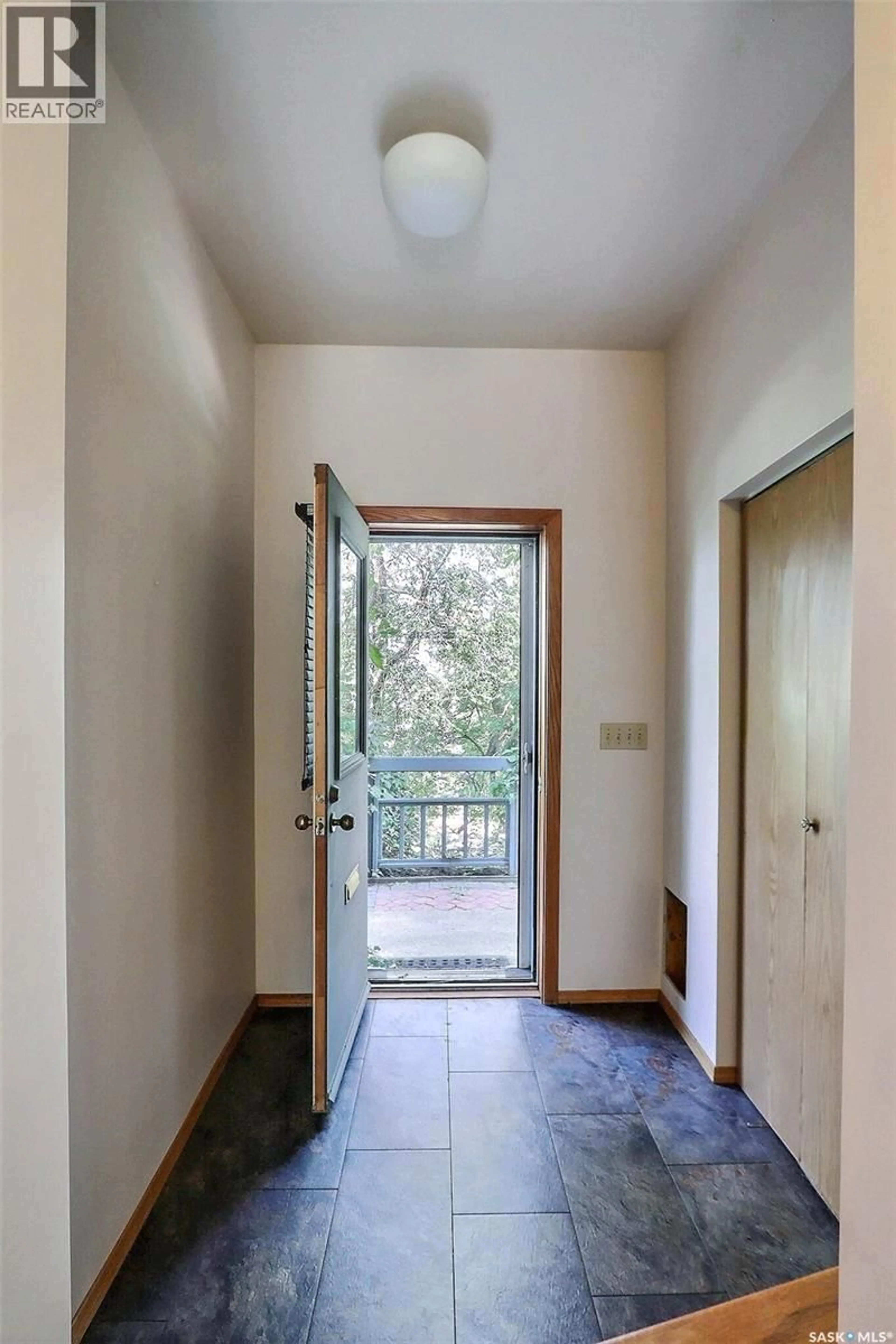 Indoor entryway for 407 18TH STREET, Prince Albert Saskatchewan S6V4A4