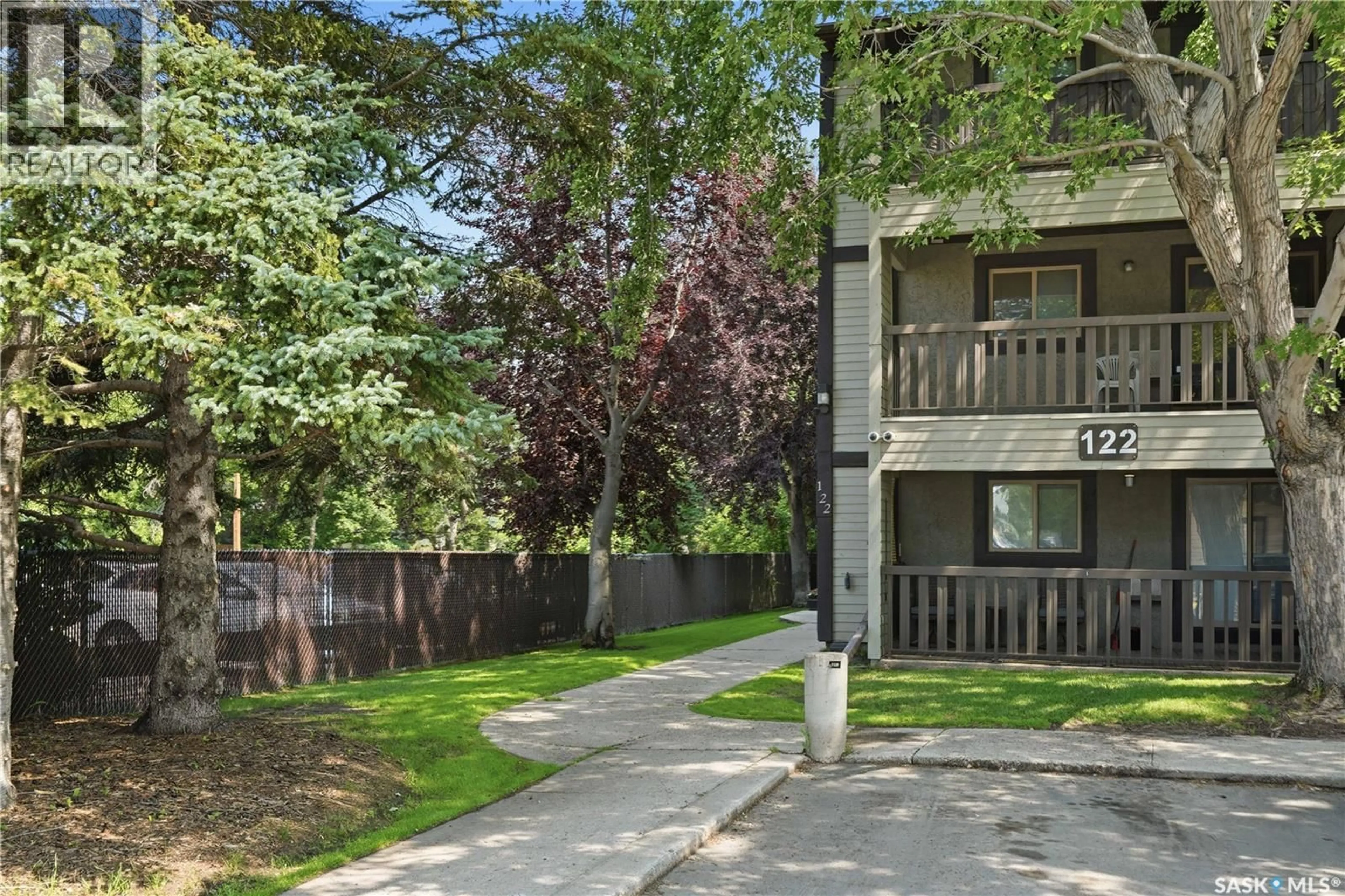 Patio, street for 122 - 219 EDINBURGH PLACE, Saskatoon Saskatchewan S7H5J7