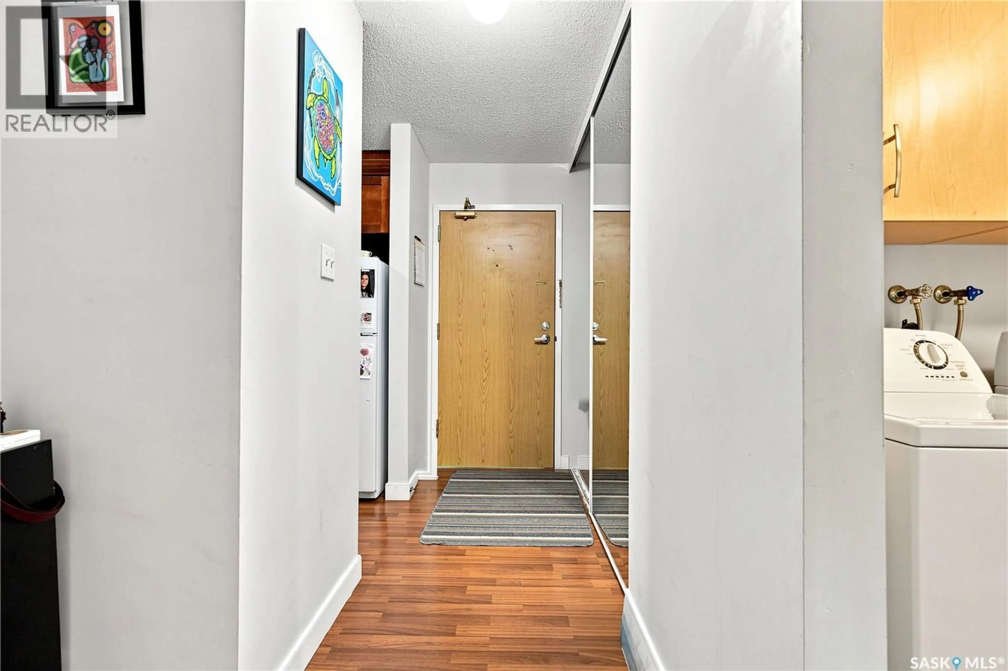 Indoor entryway for 122 - 219 EDINBURGH PLACE, Saskatoon Saskatchewan S7H5J7